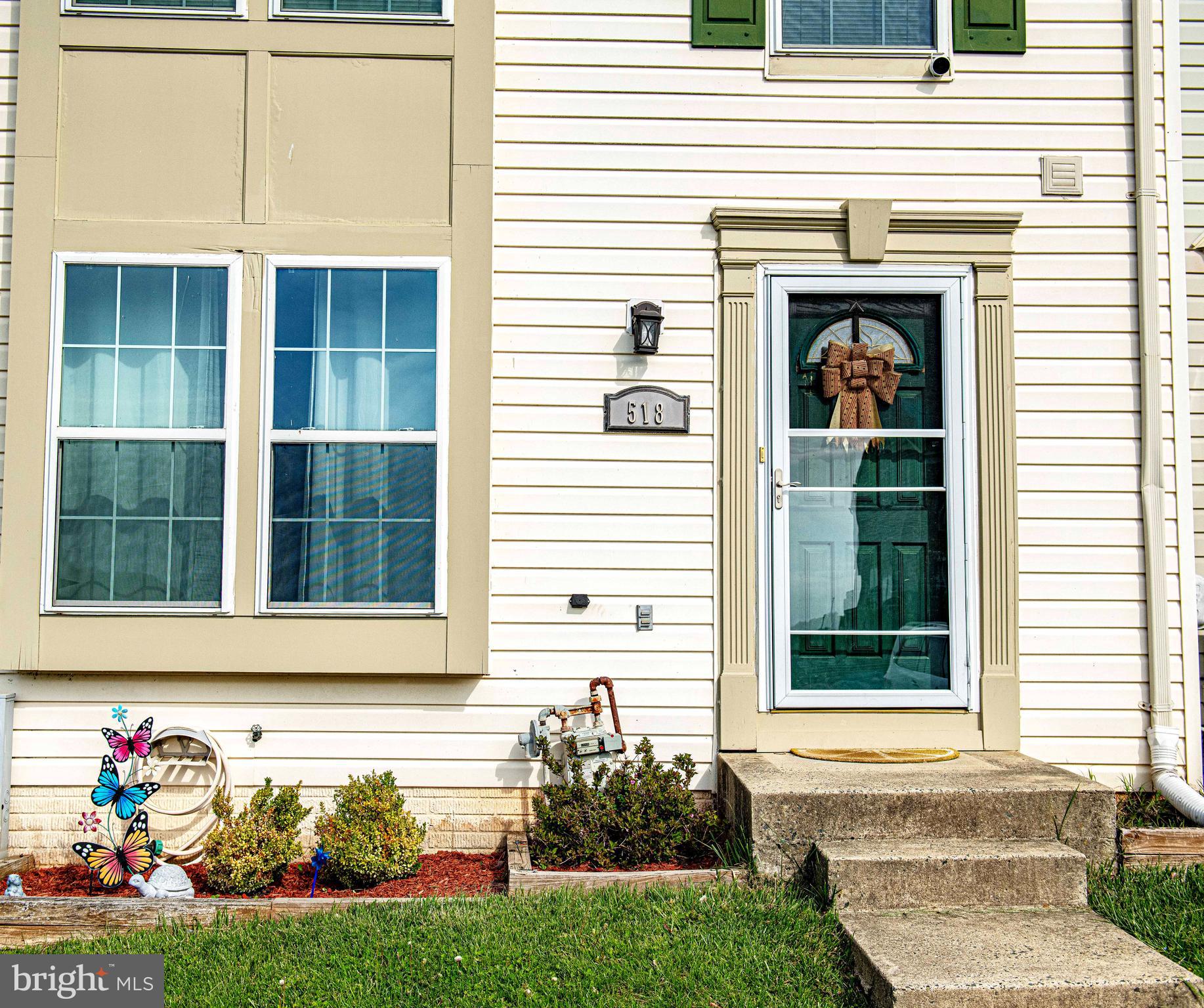 518 MACINTOSH CIRCLE