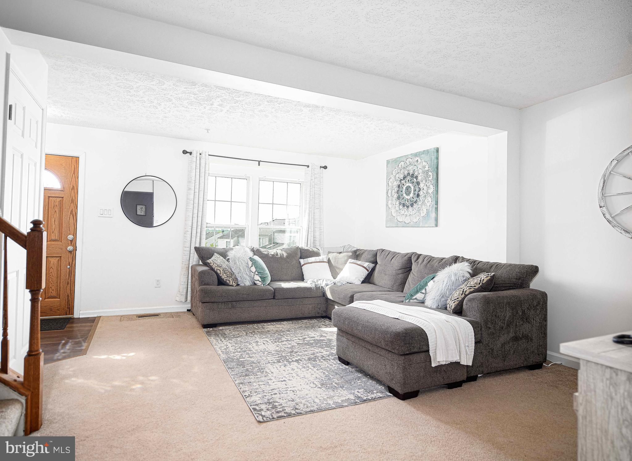 518 MACINTOSH CIRCLE