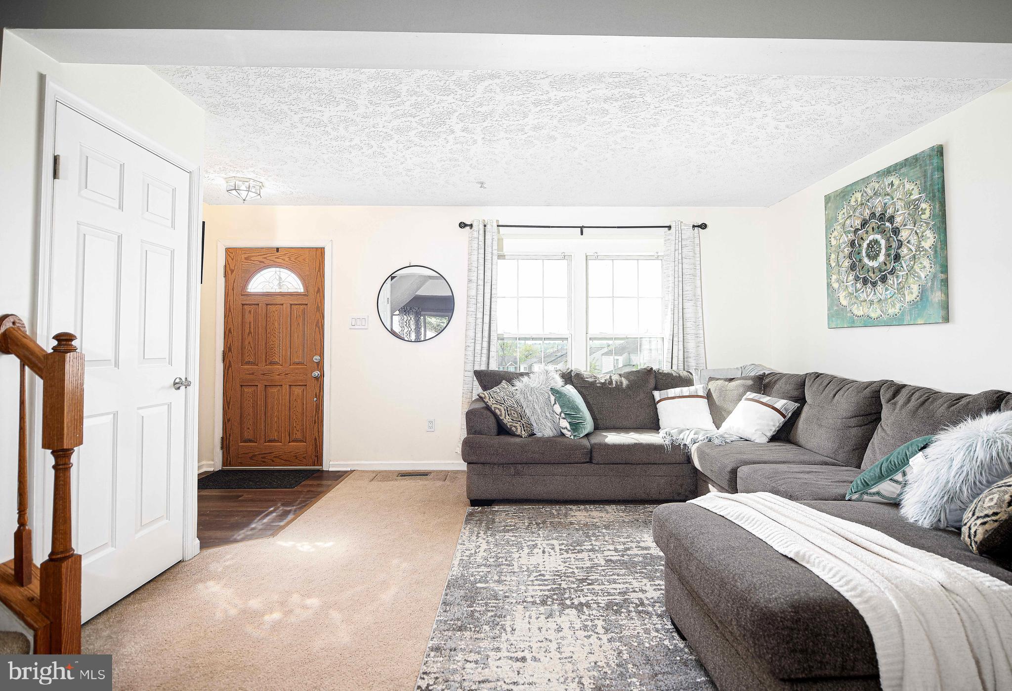 518 MACINTOSH CIRCLE