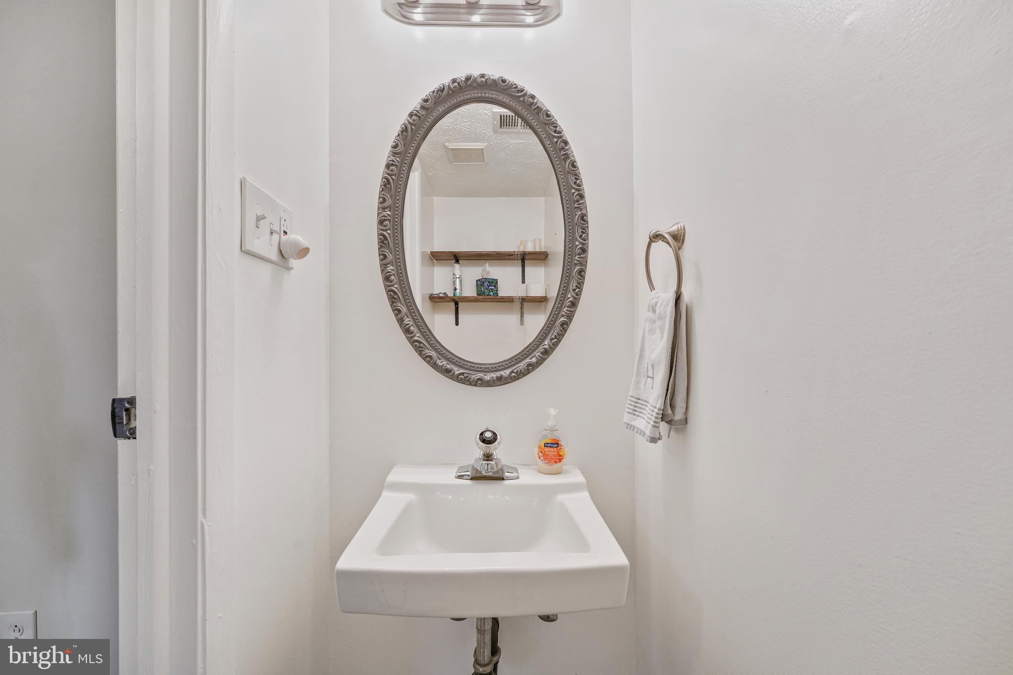 NEWINGTON FOREST - Residential