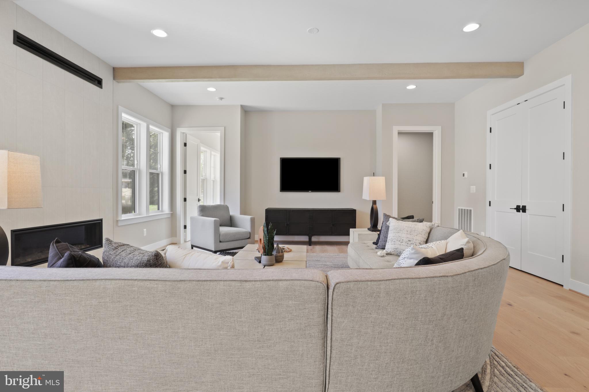 FAIRFAX FARMS - Residential