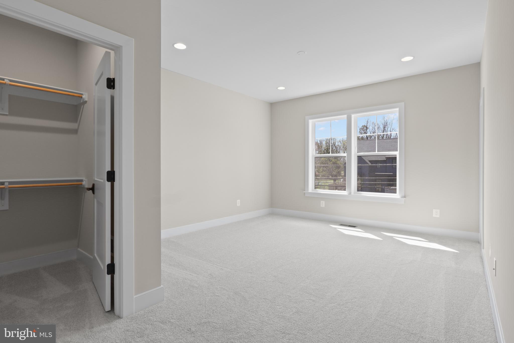 FAIRFAX FARMS - Residential