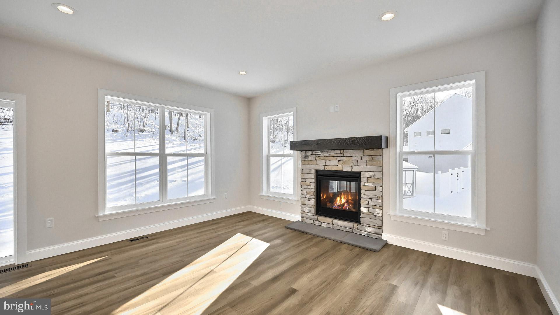 CORNWALL JUNCTION - Residential