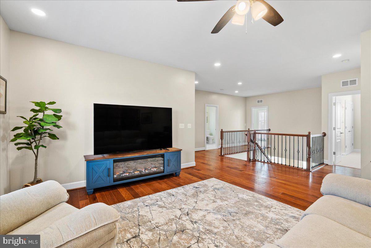 VILLAGES OF PIEDMONT II - Residential Lease