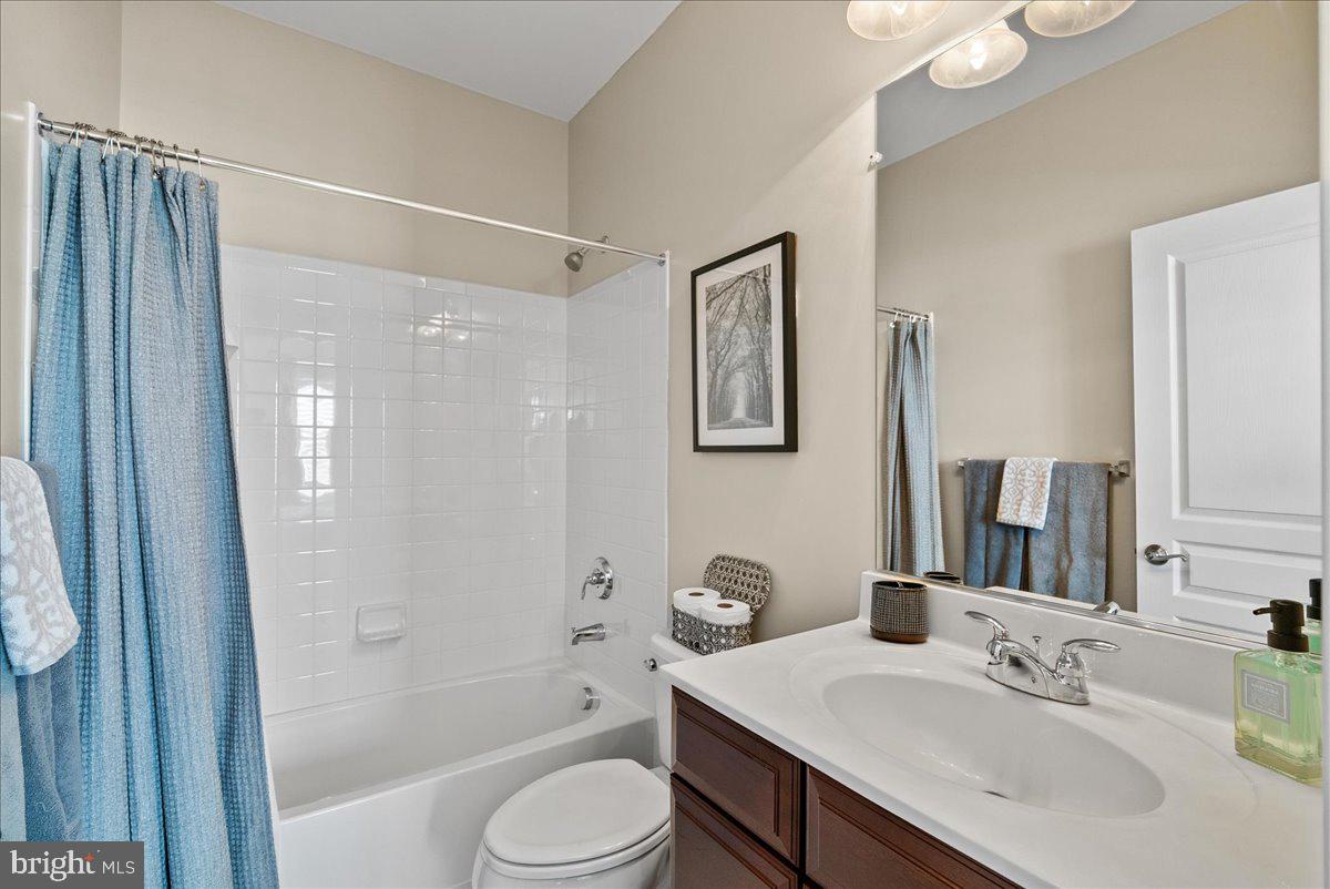 VILLAGES OF PIEDMONT II - Residential Lease