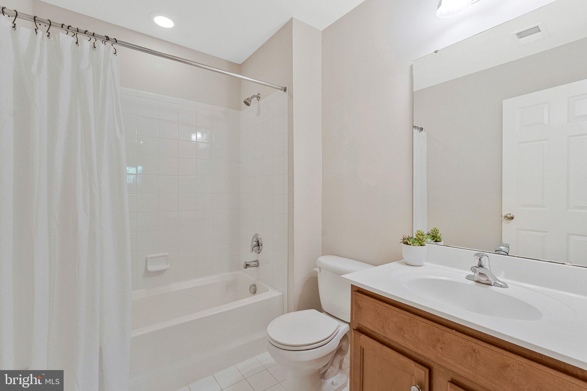 HERNDON CROSSING - Residential