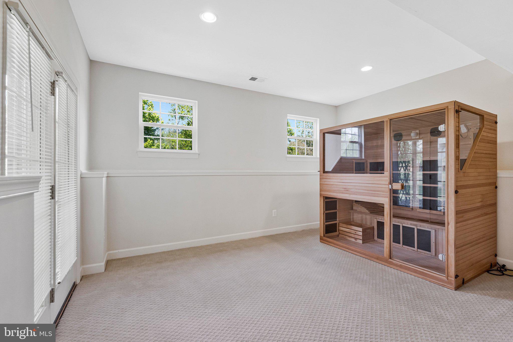 HERNDON CROSSING - Residential