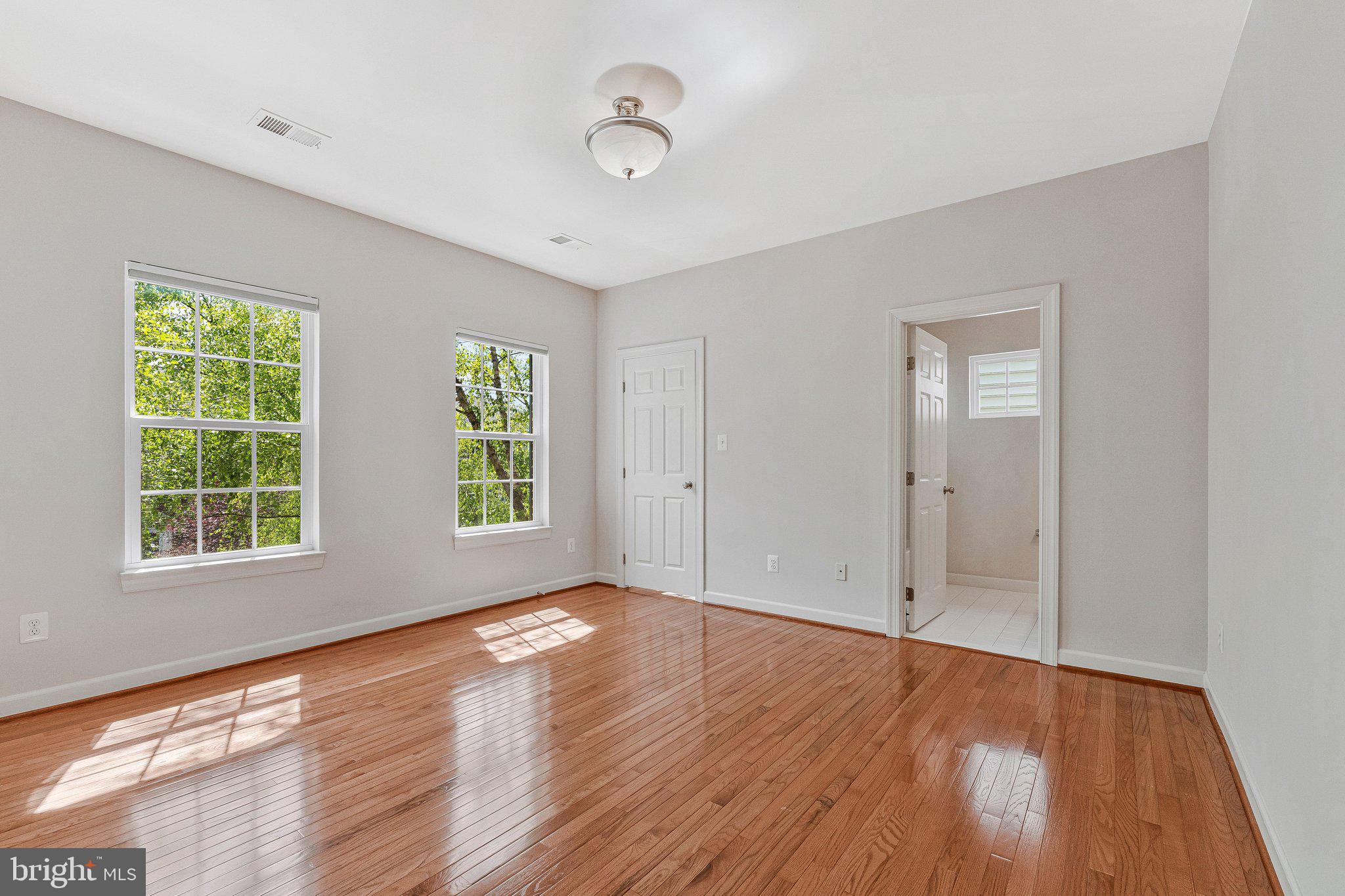 HERNDON CROSSING - Residential