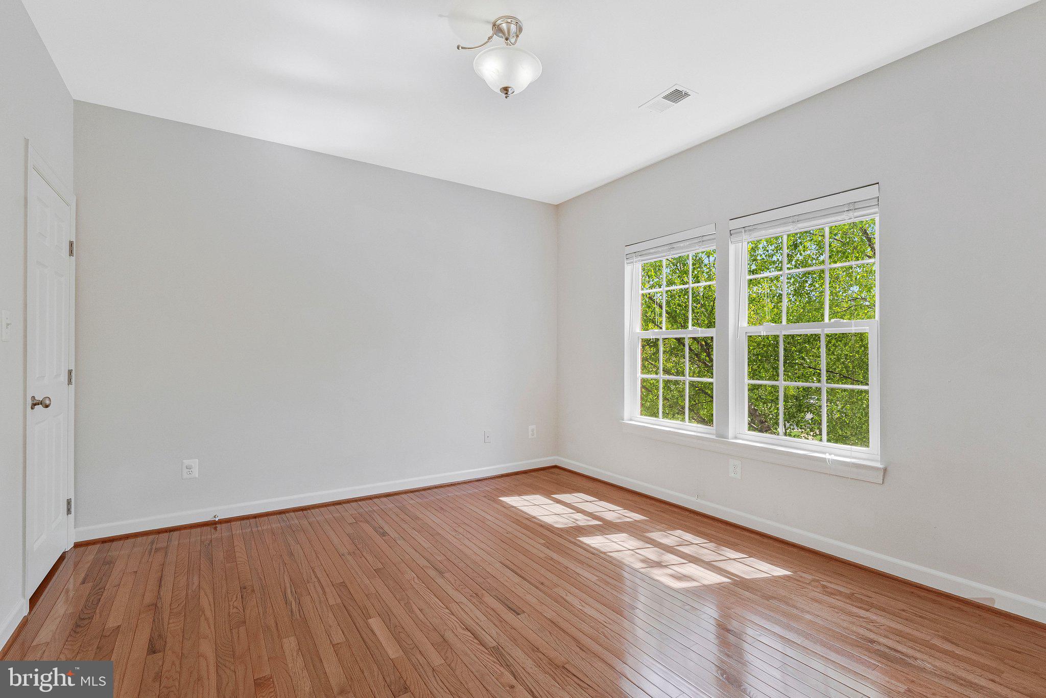 HERNDON CROSSING - Residential