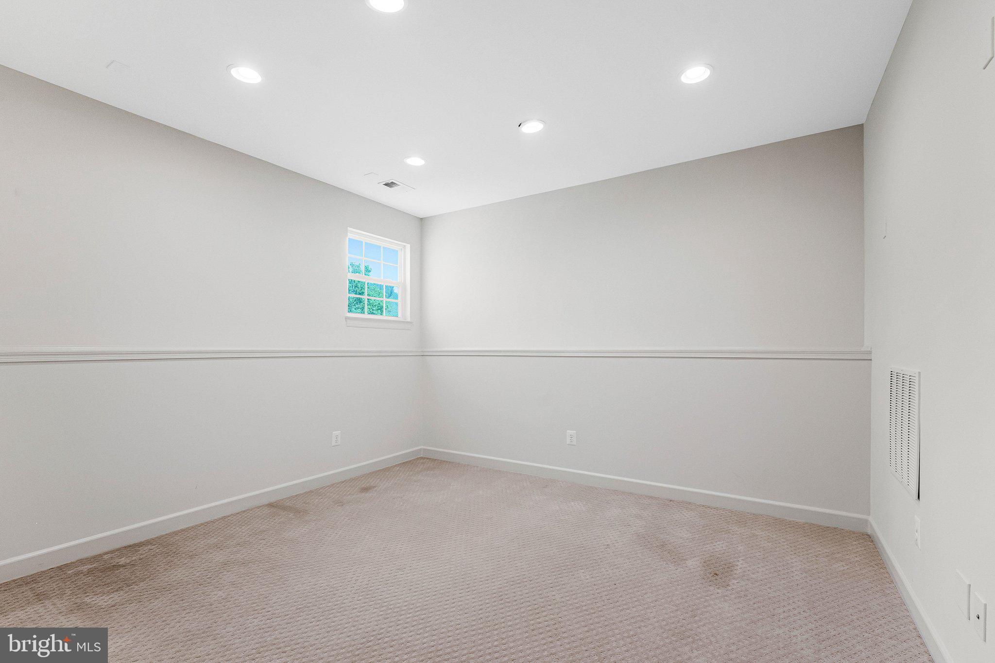 HERNDON CROSSING - Residential