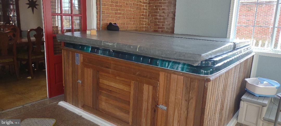 EDGEWOOD HILLS - Residential