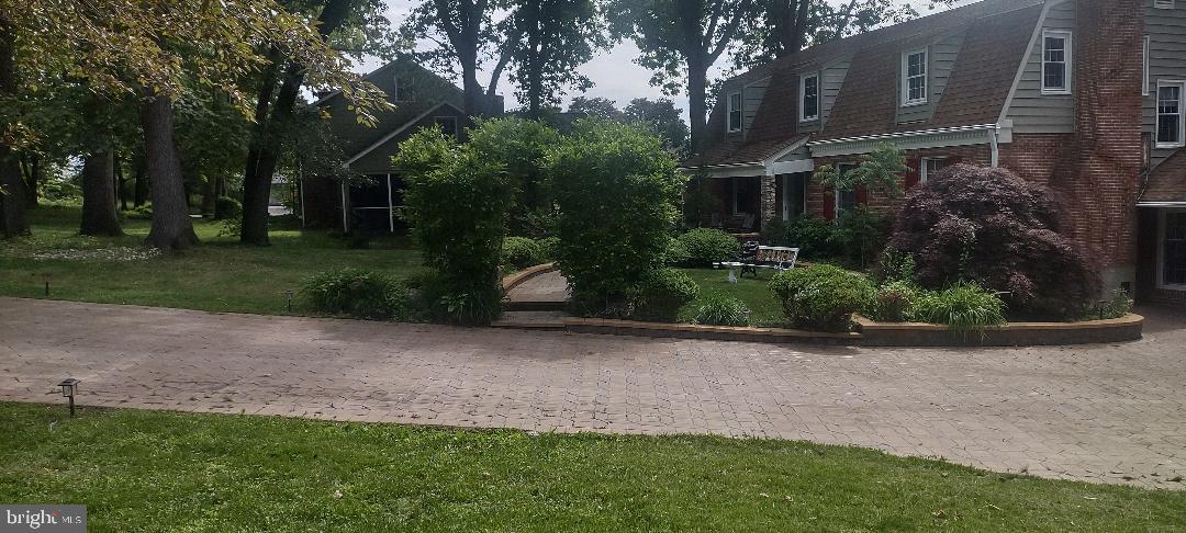 205 EDGEWOOD DRIVE