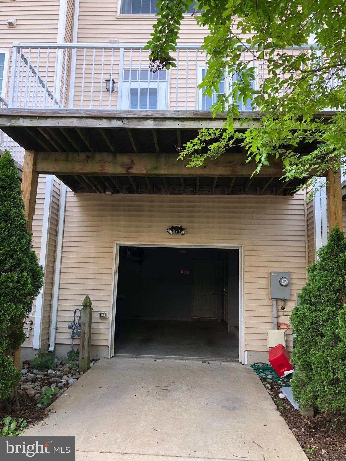 SOUTH RIDING - Residential Lease