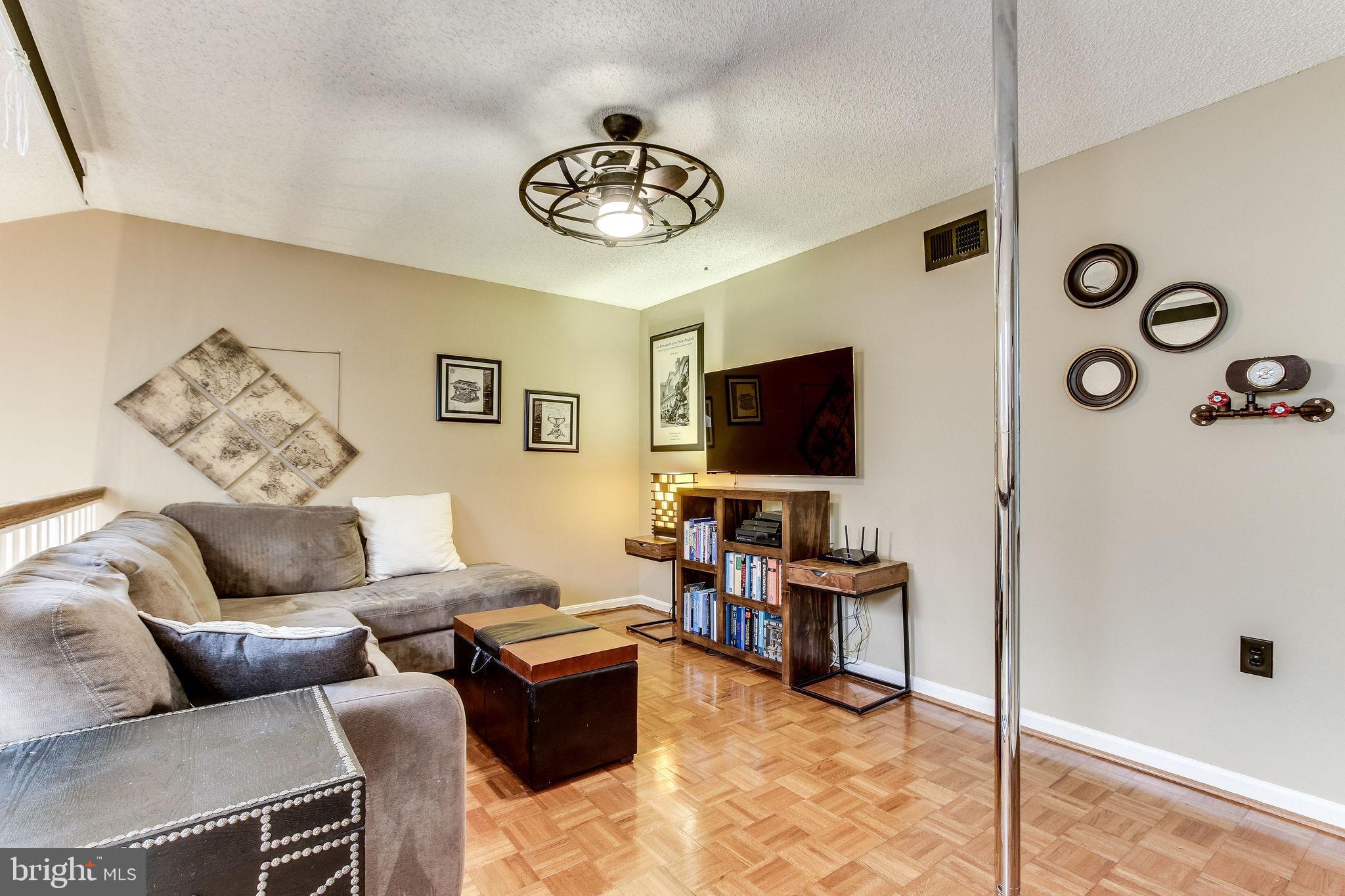 HILLWOOD - Residential