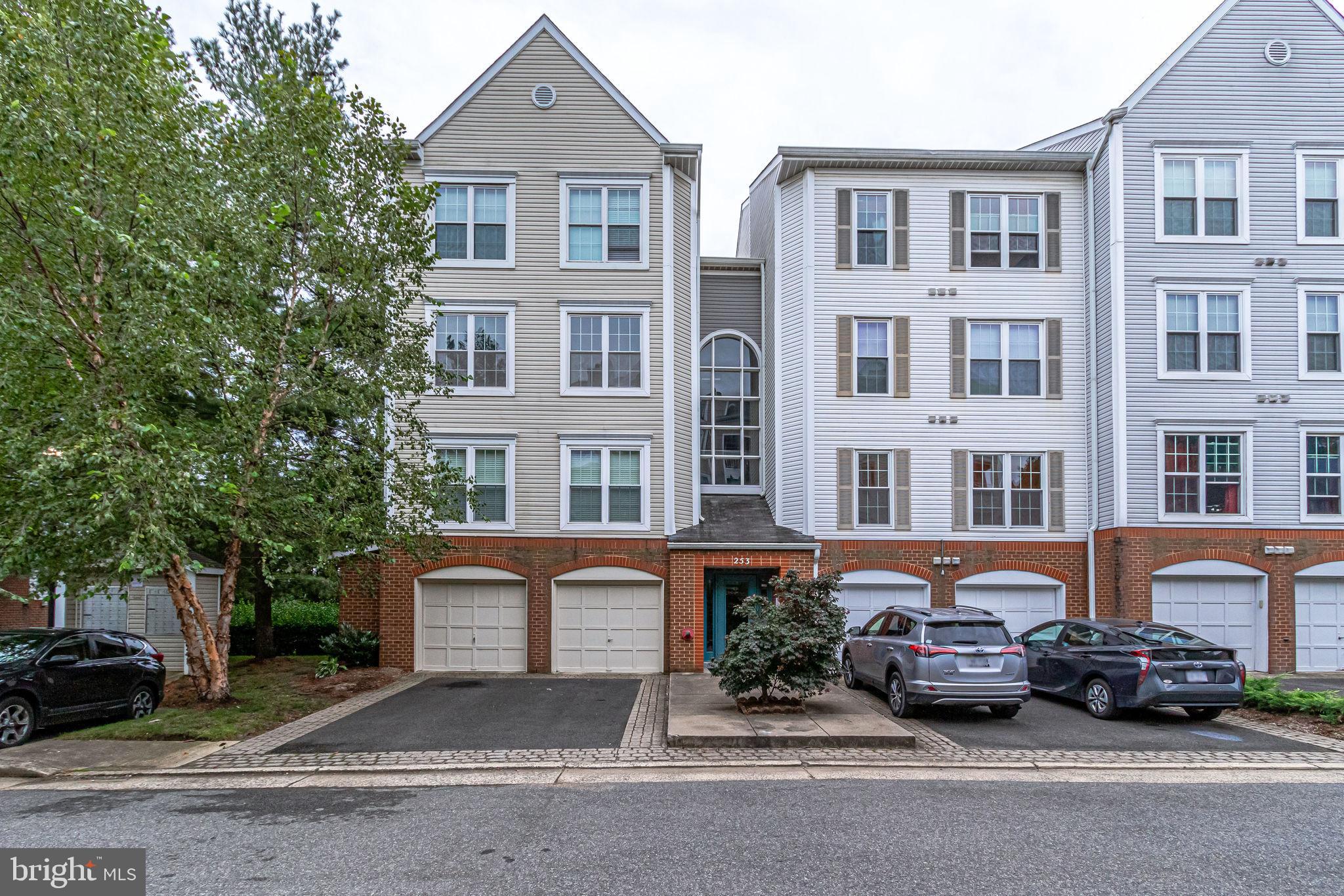 HILLWOOD - Residential