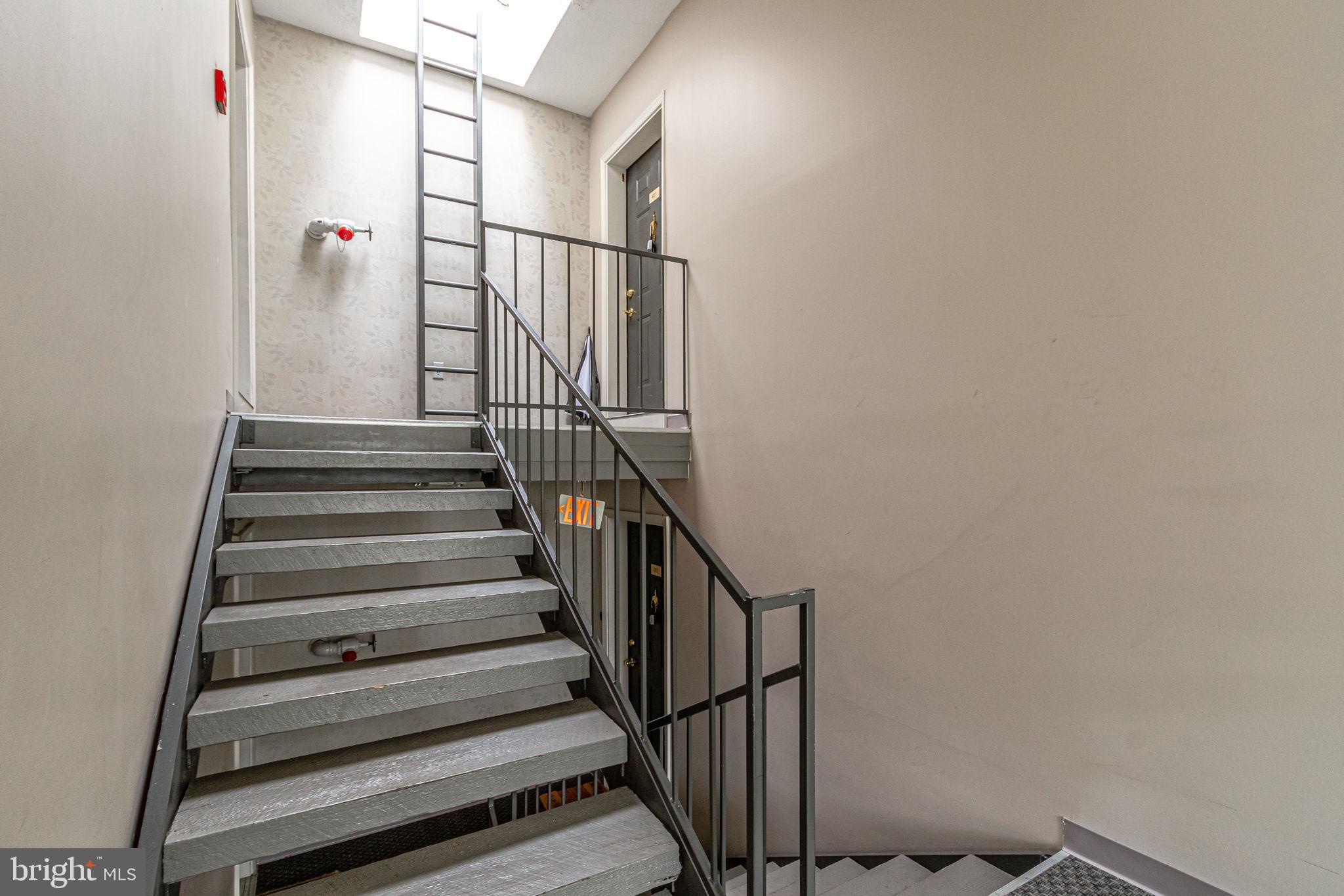 HILLWOOD - Residential