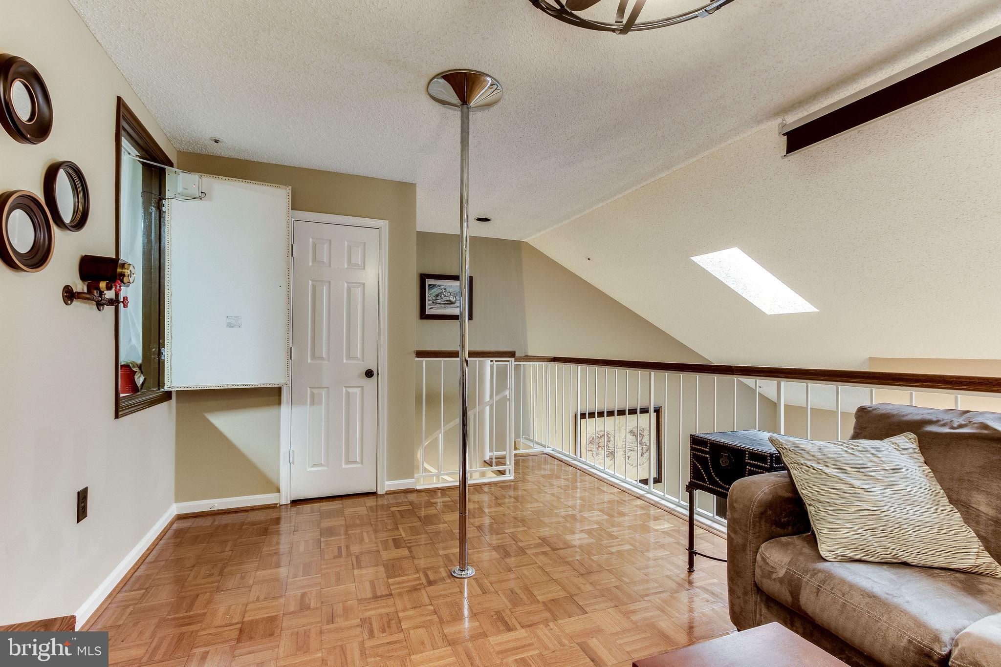 HILLWOOD - Residential