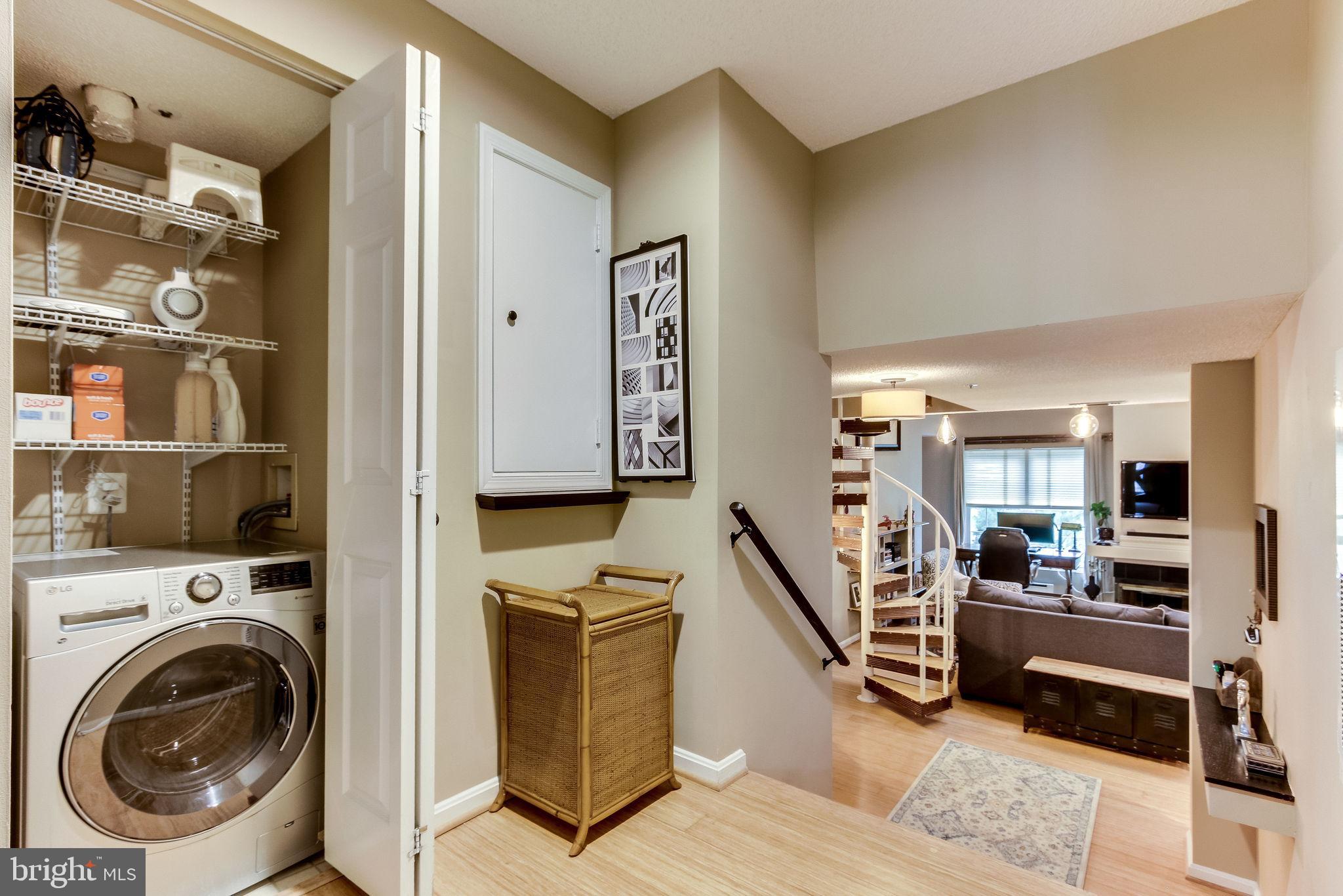 HILLWOOD - Residential