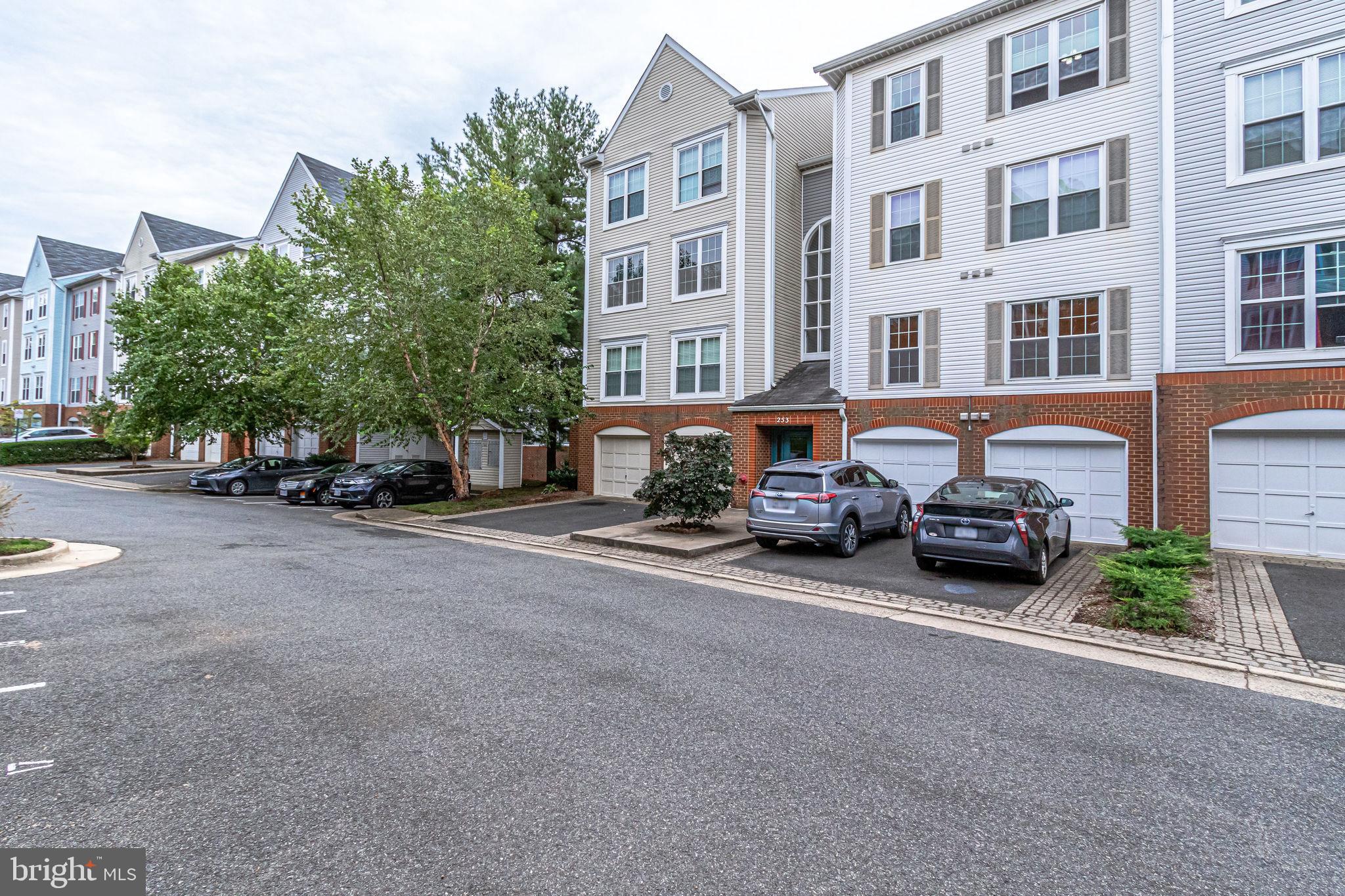 HILLWOOD - Residential