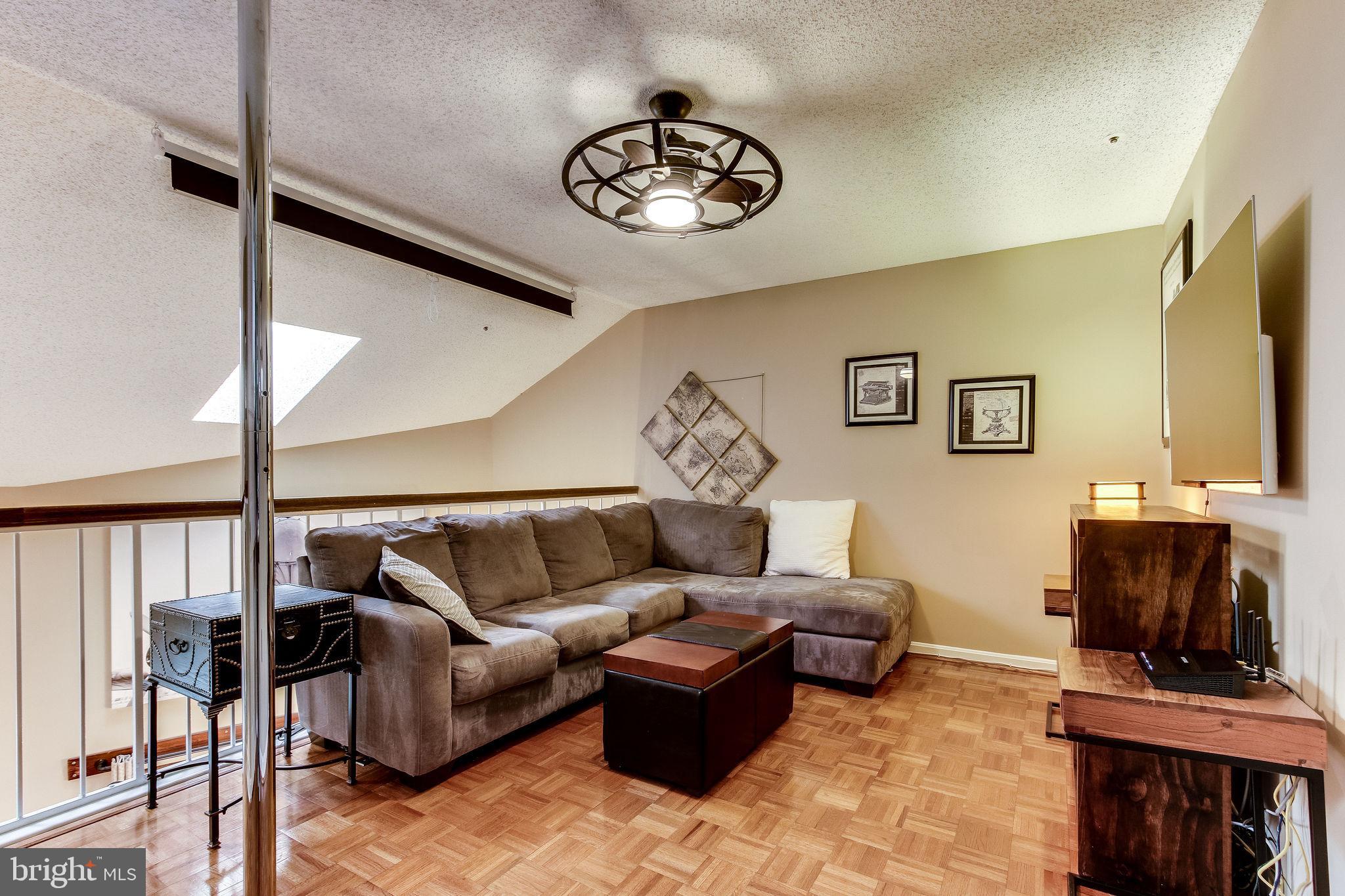 HILLWOOD - Residential