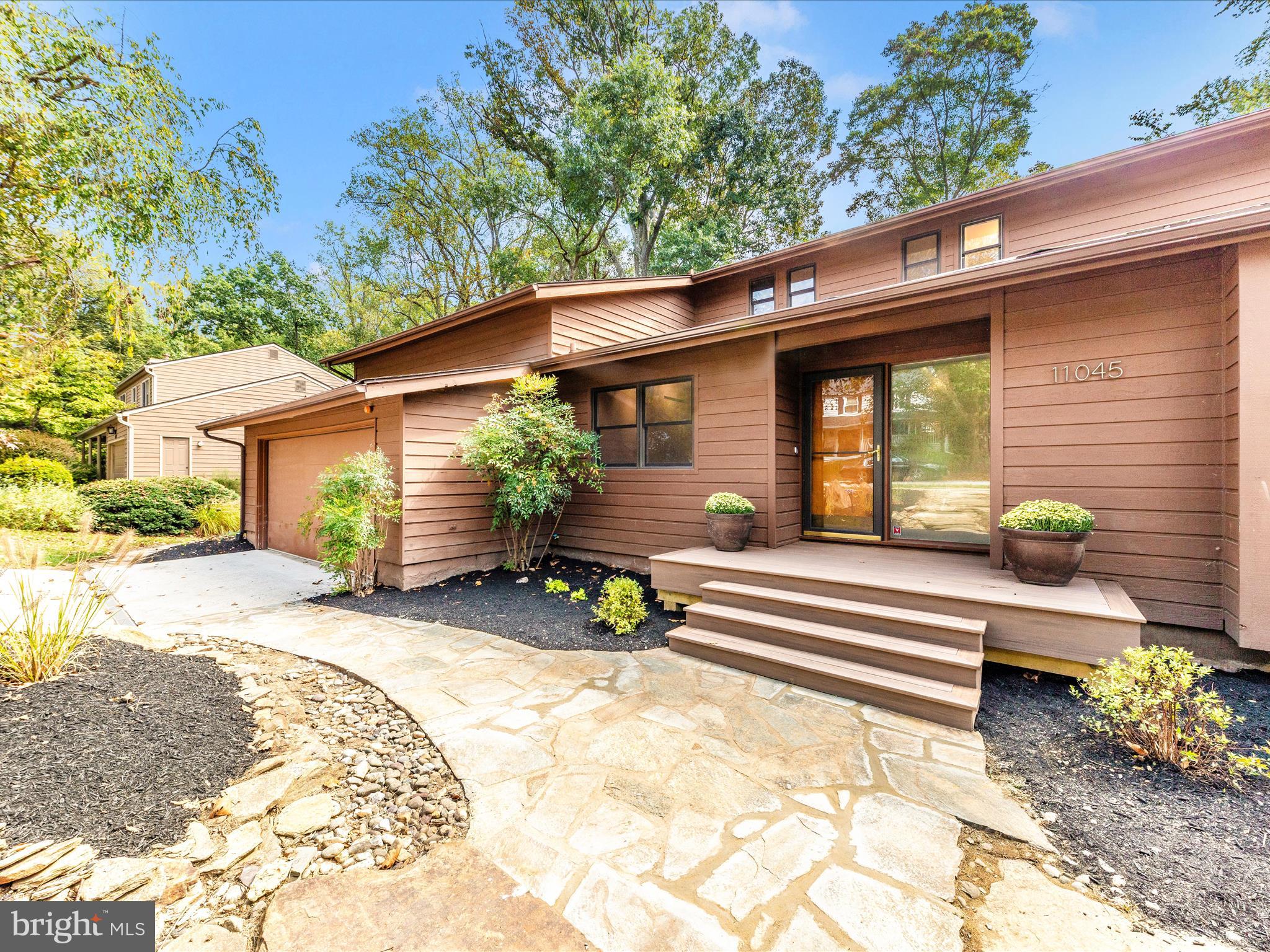 11045 WOOD ELVES WAY
