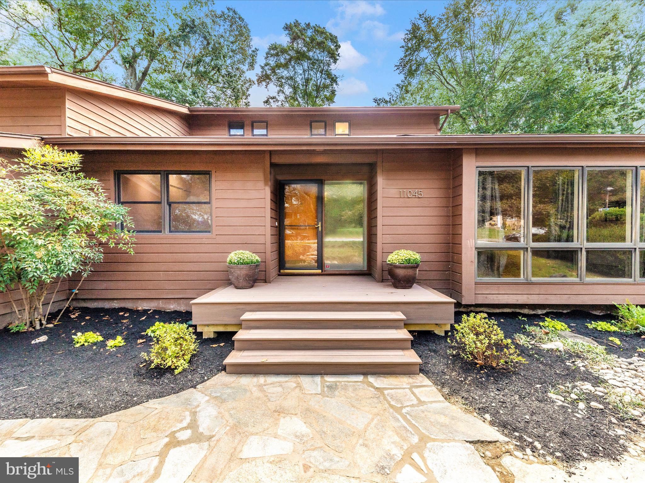 11045 WOOD ELVES WAY