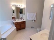 FOXBOROUGH - Residential Lease