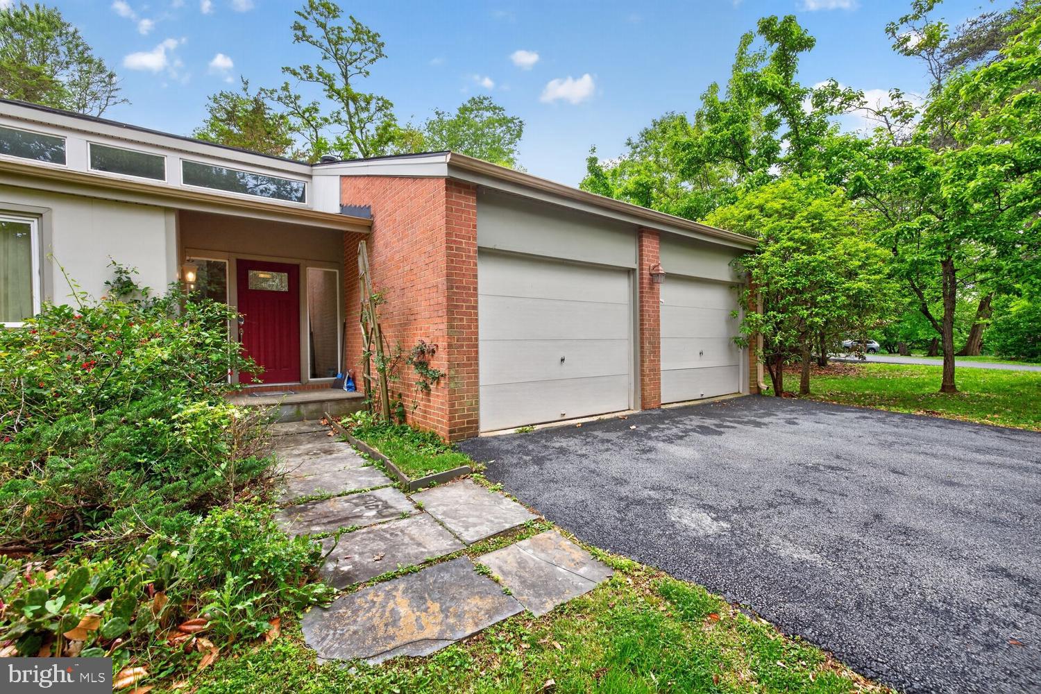9404 WOODINGTON DRIVE
