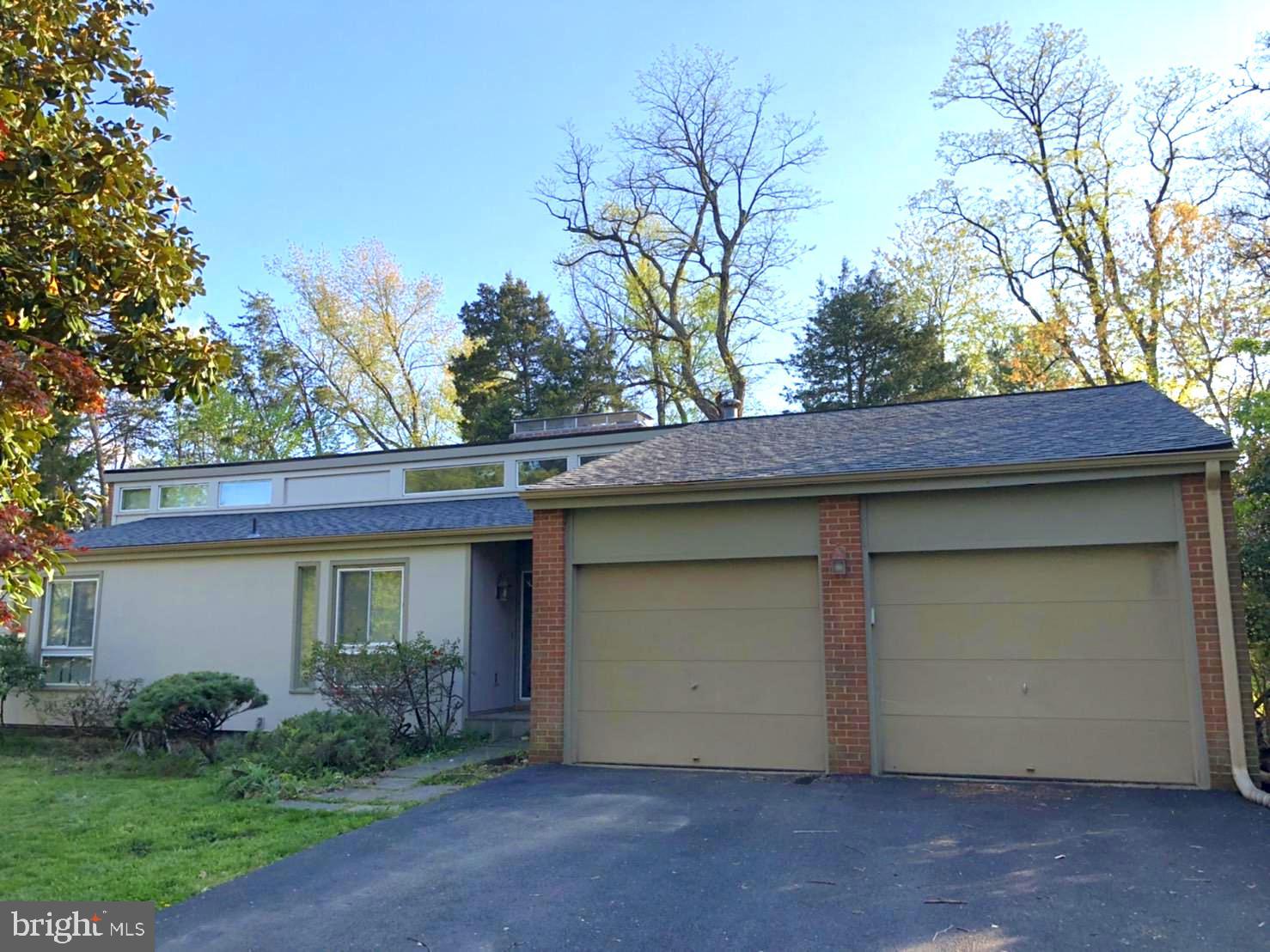 9404 WOODINGTON DRIVE