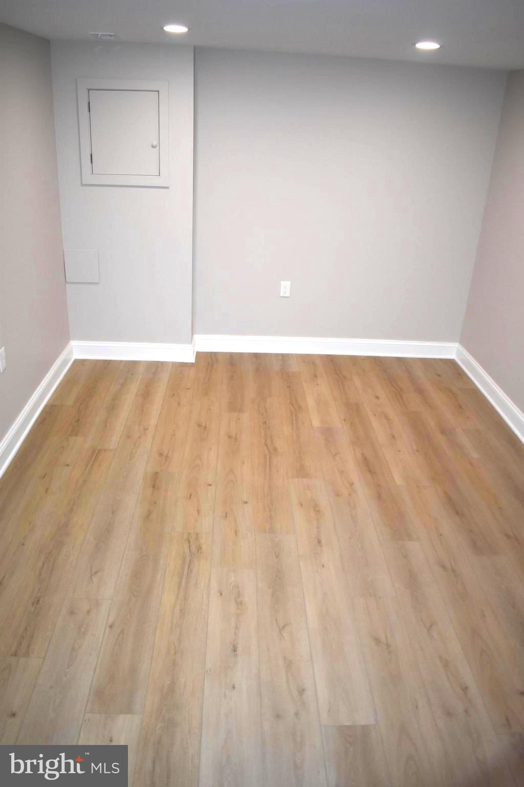 REVELL DOWNS - Residential