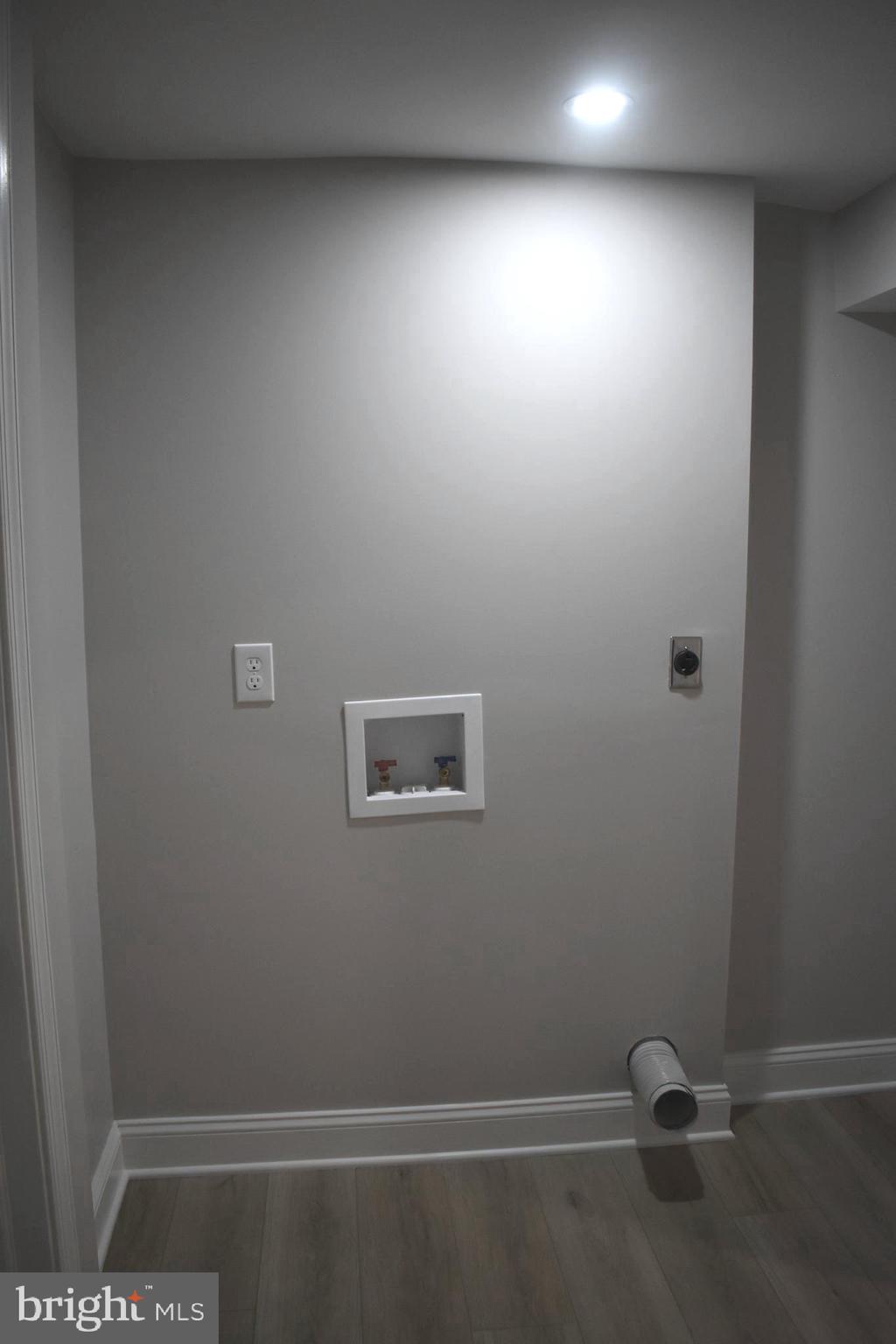 REVELL DOWNS - Residential