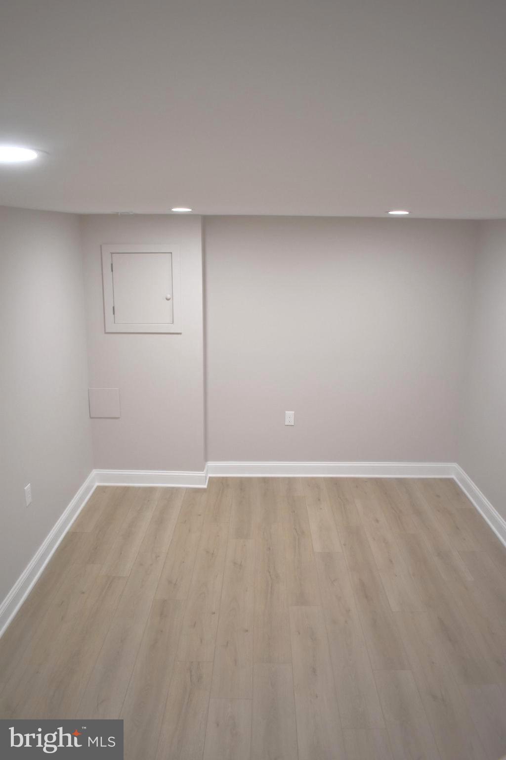 REVELL DOWNS - Residential