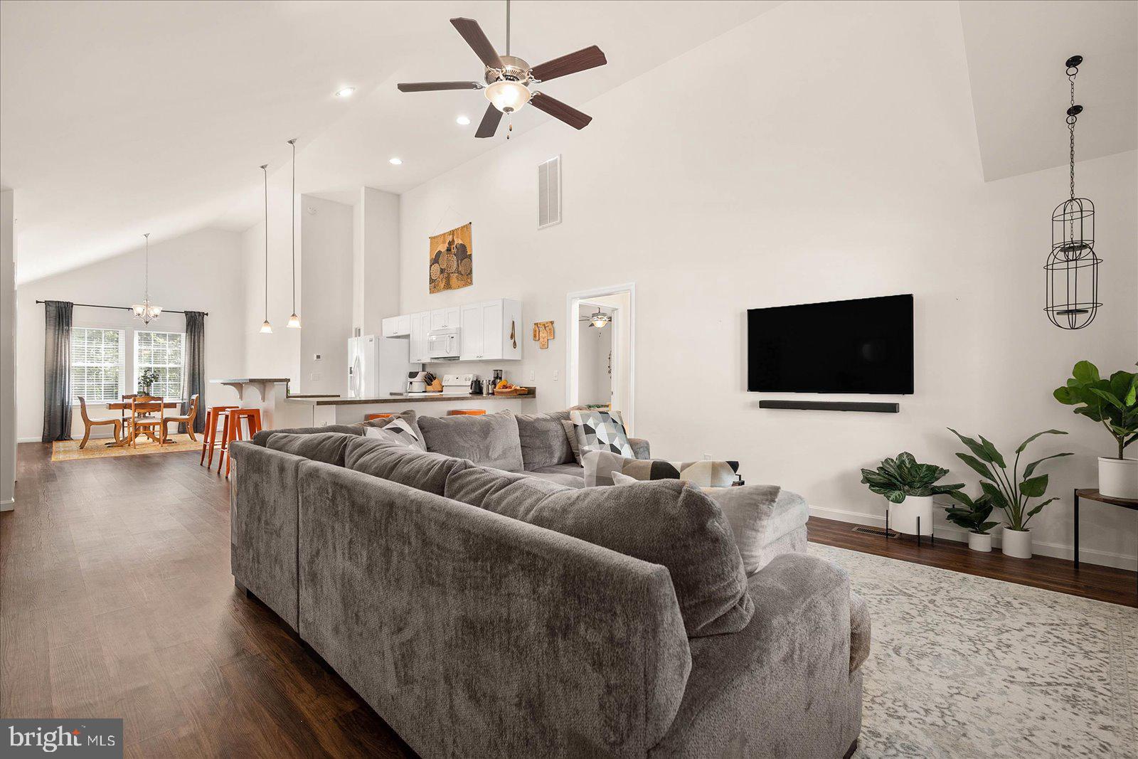 ARCADIA VILLAGE - Residential