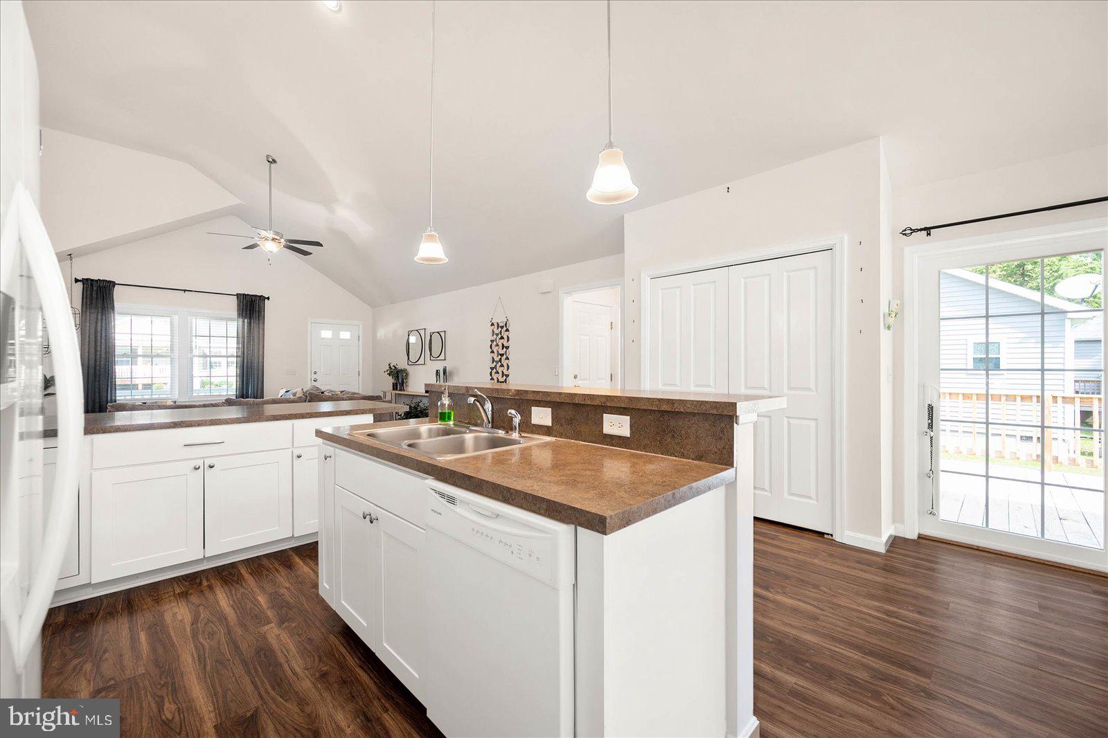 ARCADIA VILLAGE - Residential