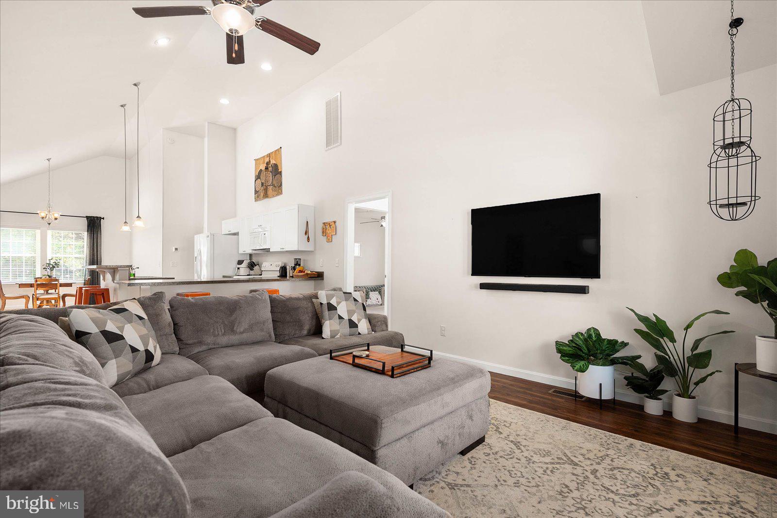 ARCADIA VILLAGE - Residential