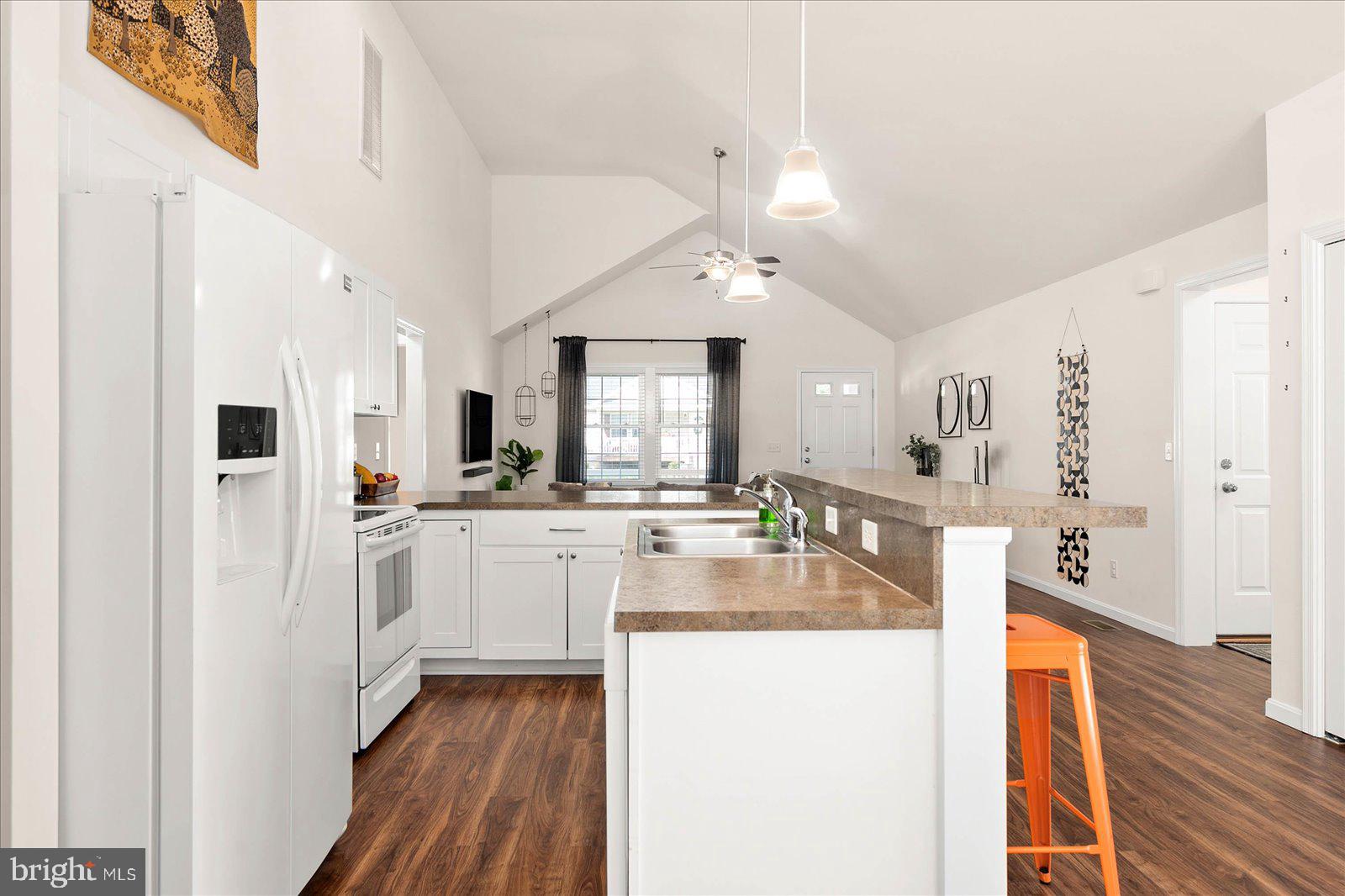 ARCADIA VILLAGE - Residential