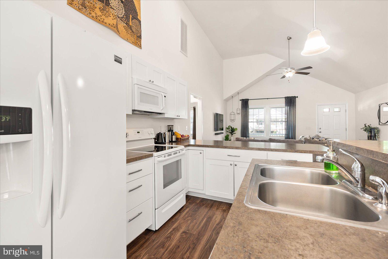 ARCADIA VILLAGE - Residential