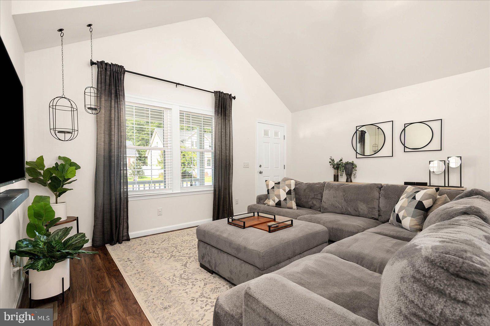 ARCADIA VILLAGE - Residential