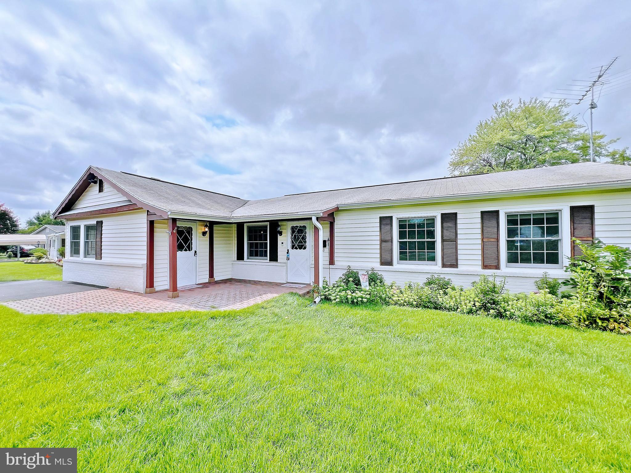 STERLING  PARK - Residential Lease