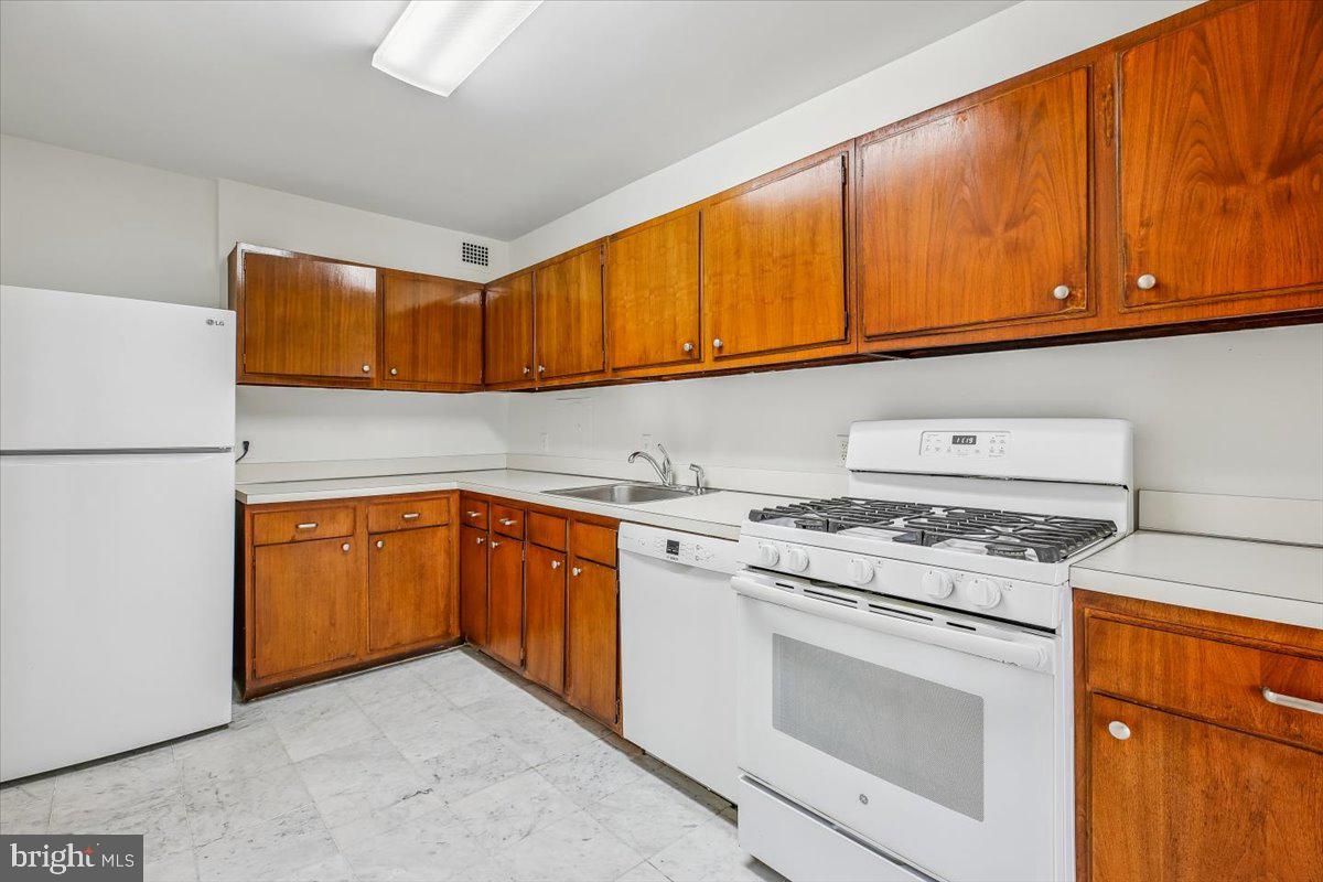 PARKSIDE PLAZA CODM - Residential