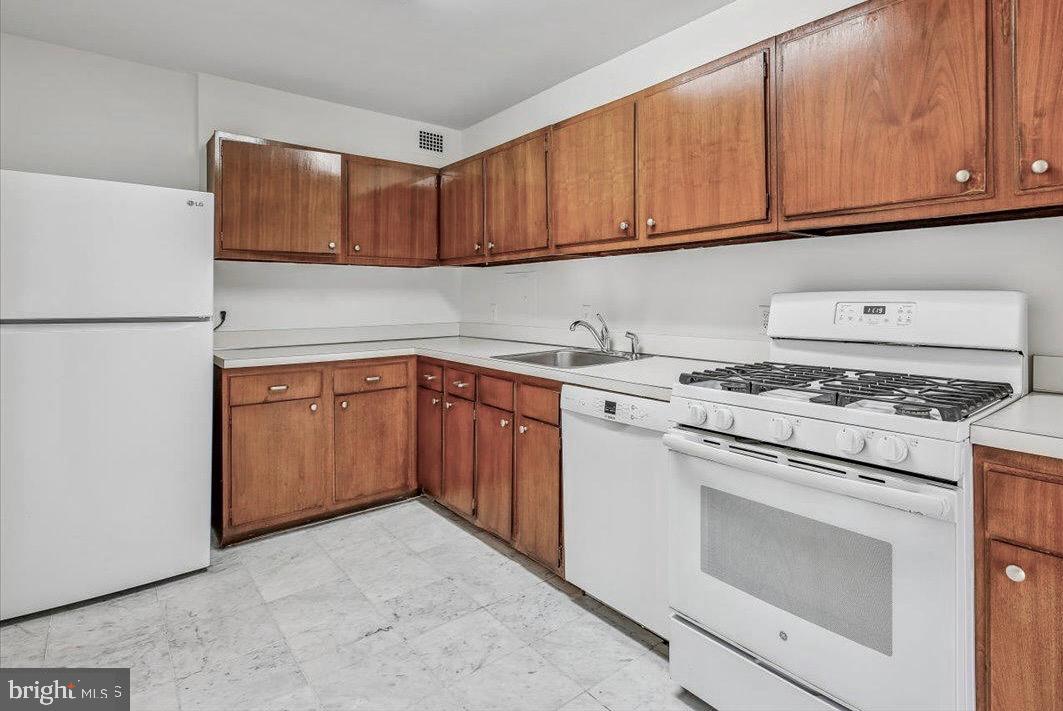 PARKSIDE PLAZA CODM - Residential