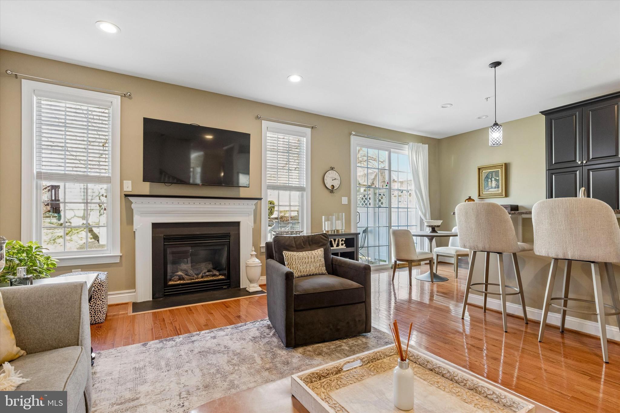 TH AT HERITAGE CNTR - Residential