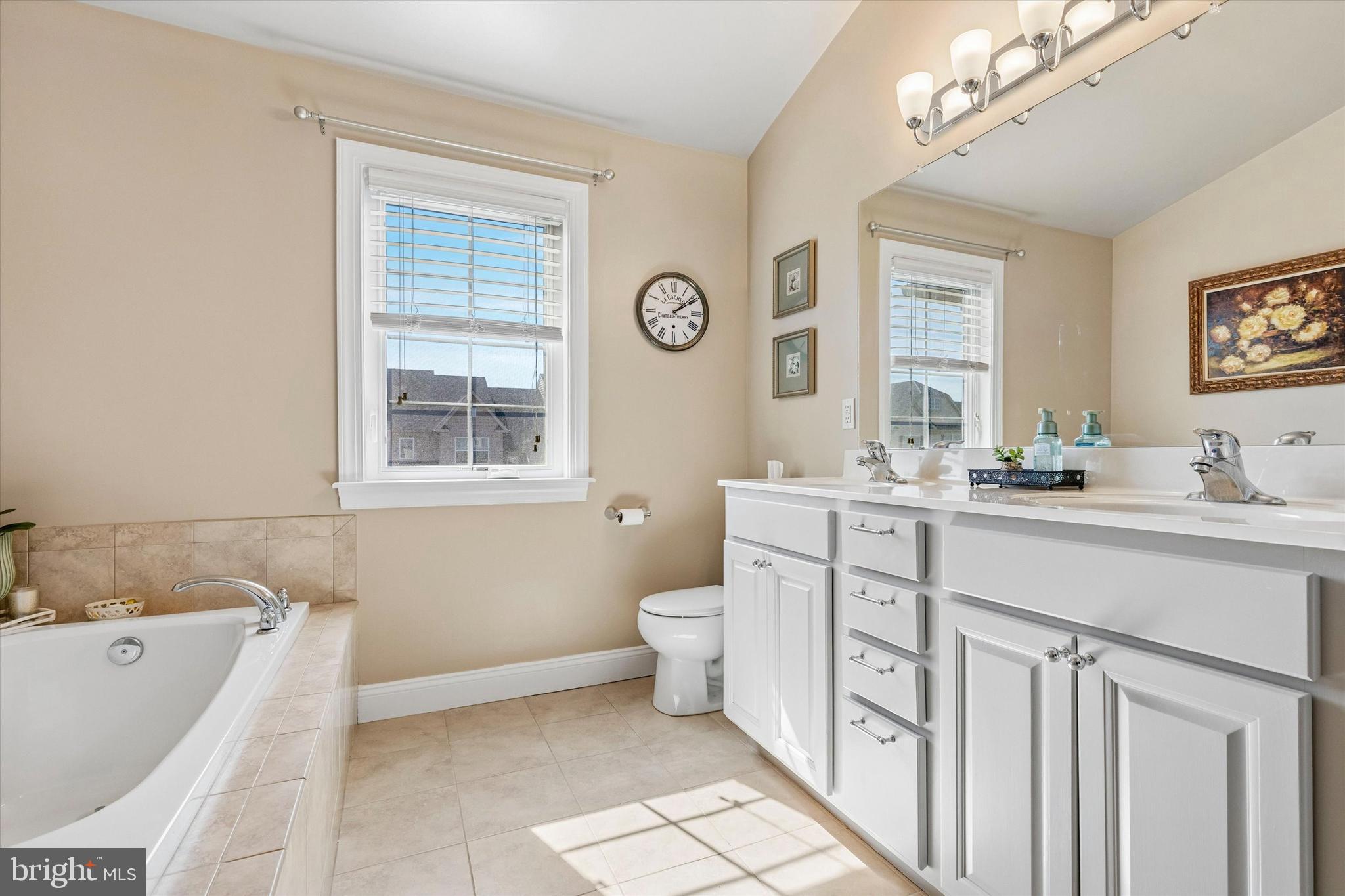 TH AT HERITAGE CNTR - Residential