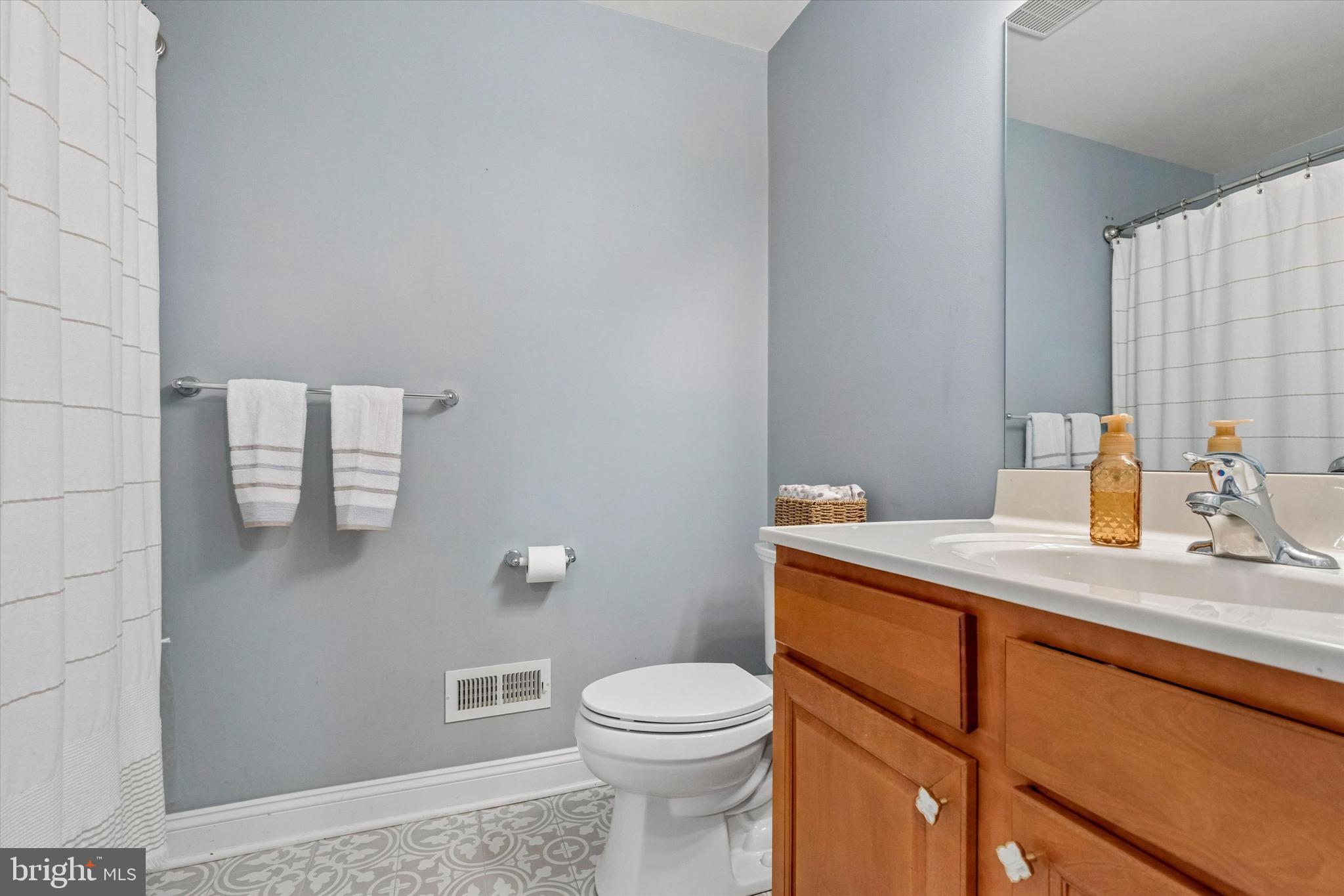 TH AT HERITAGE CNTR - Residential