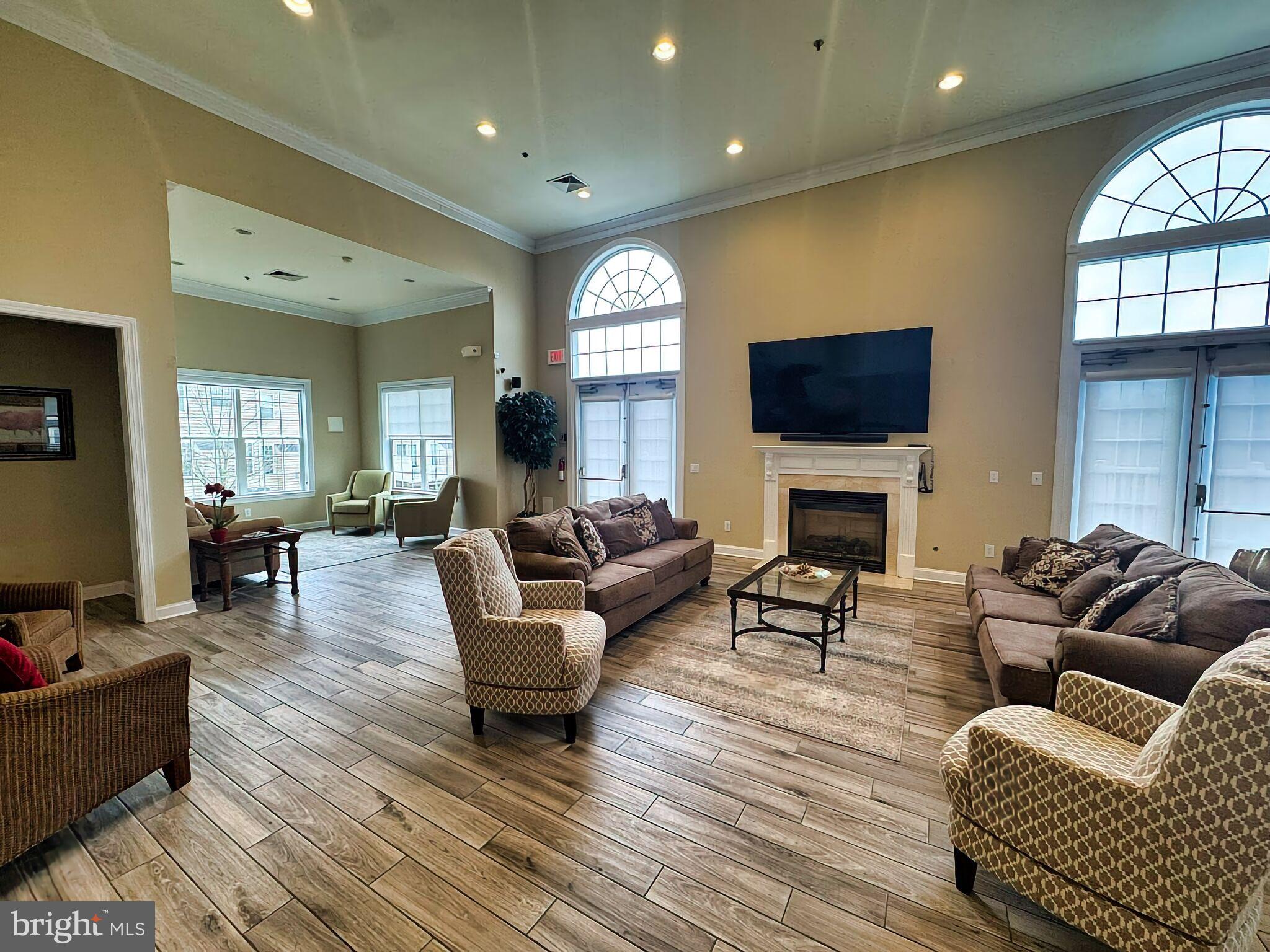 TH AT HERITAGE CNTR - Residential