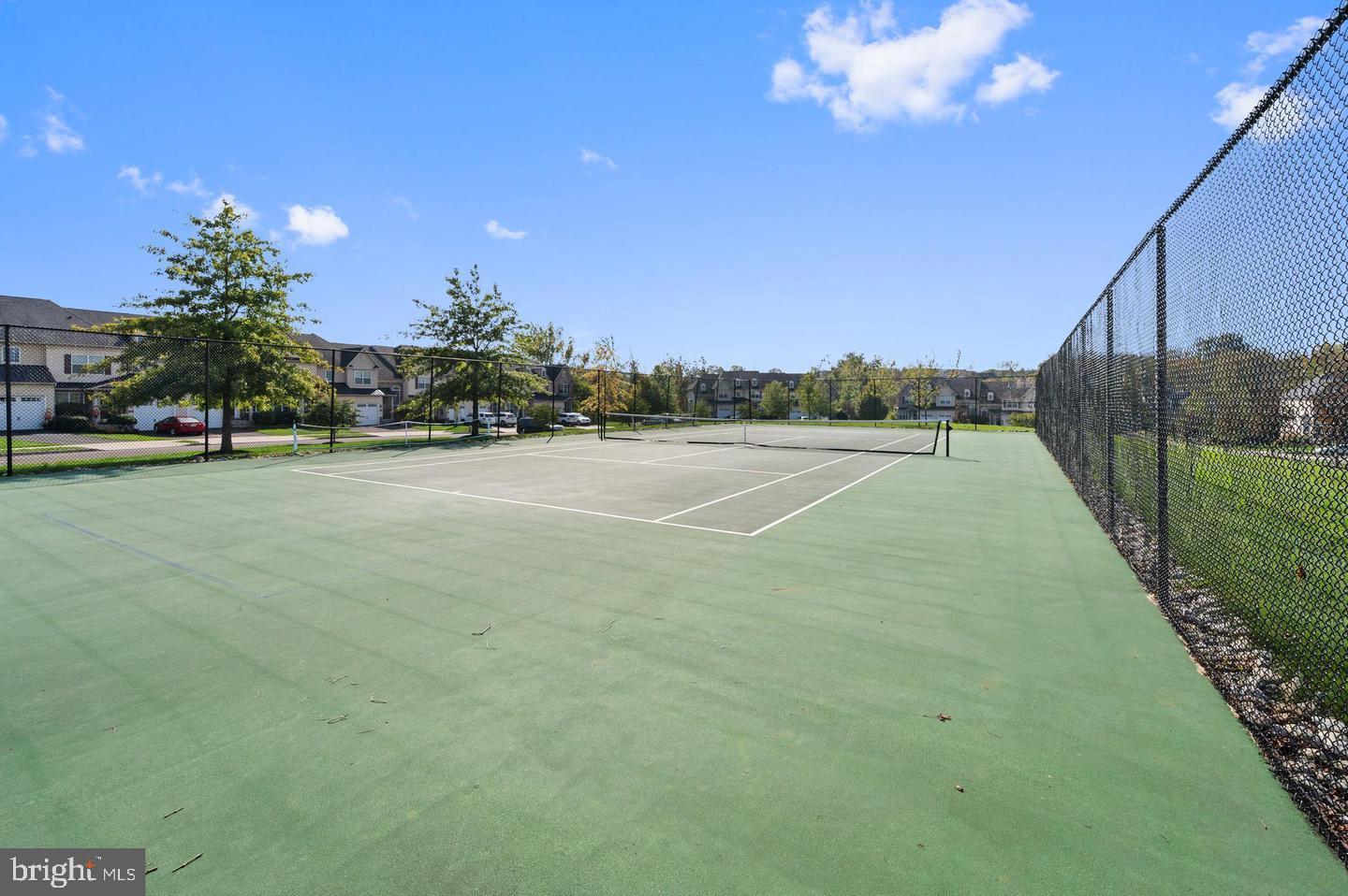 TH AT HERITAGE CNTR - Residential