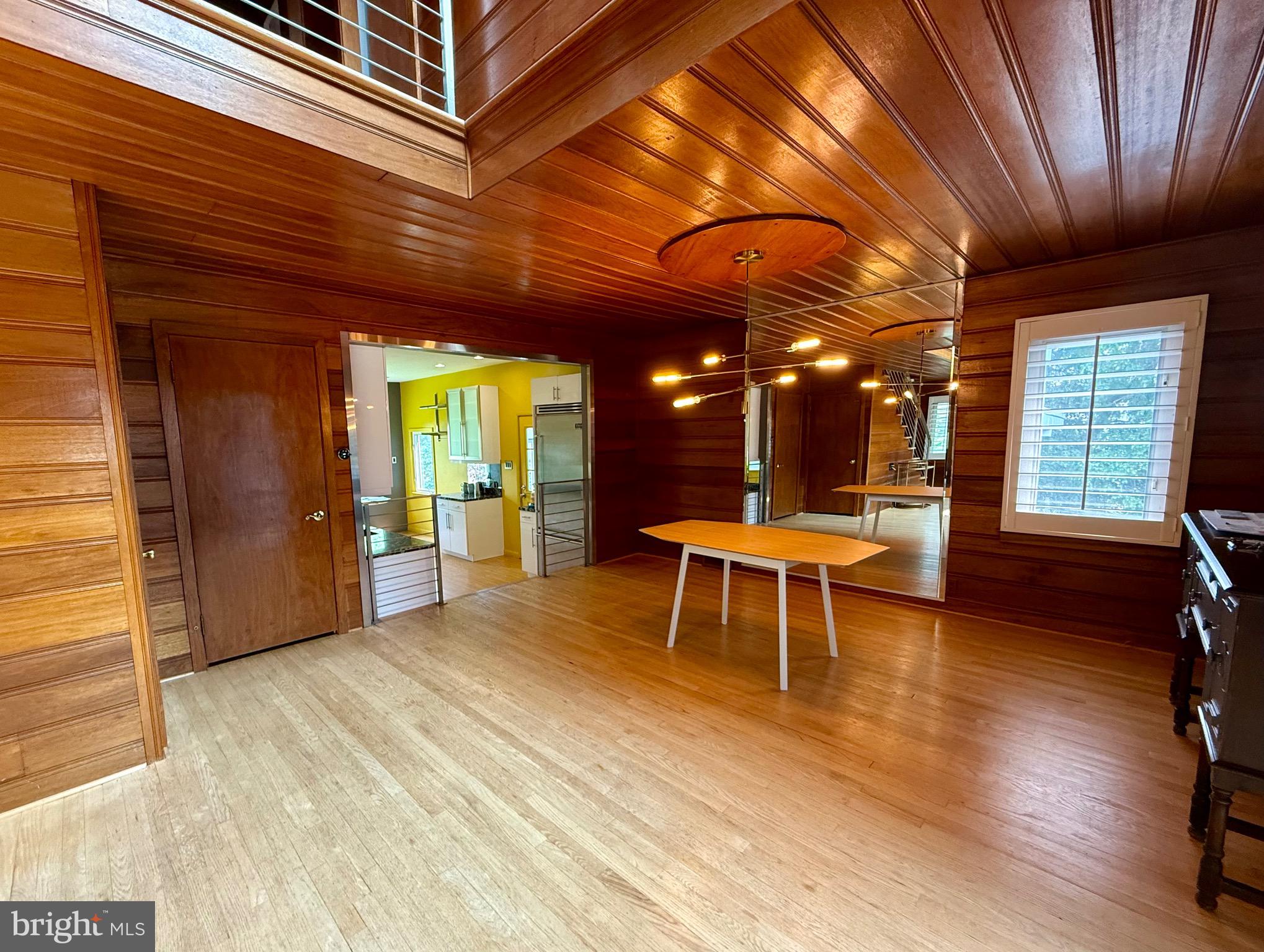 631 W MOUNT VERNON AVENUE