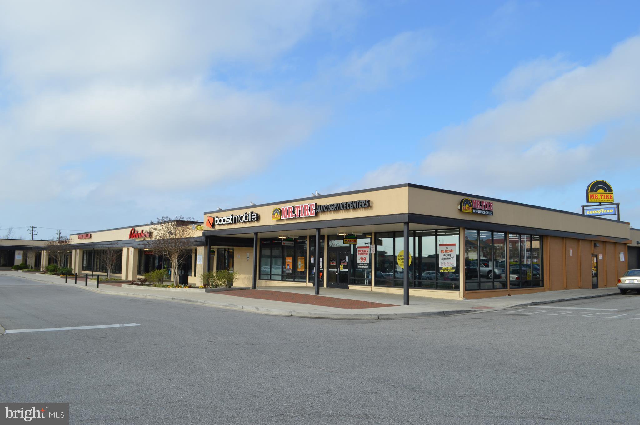 FOUR BY FOUR - Residential