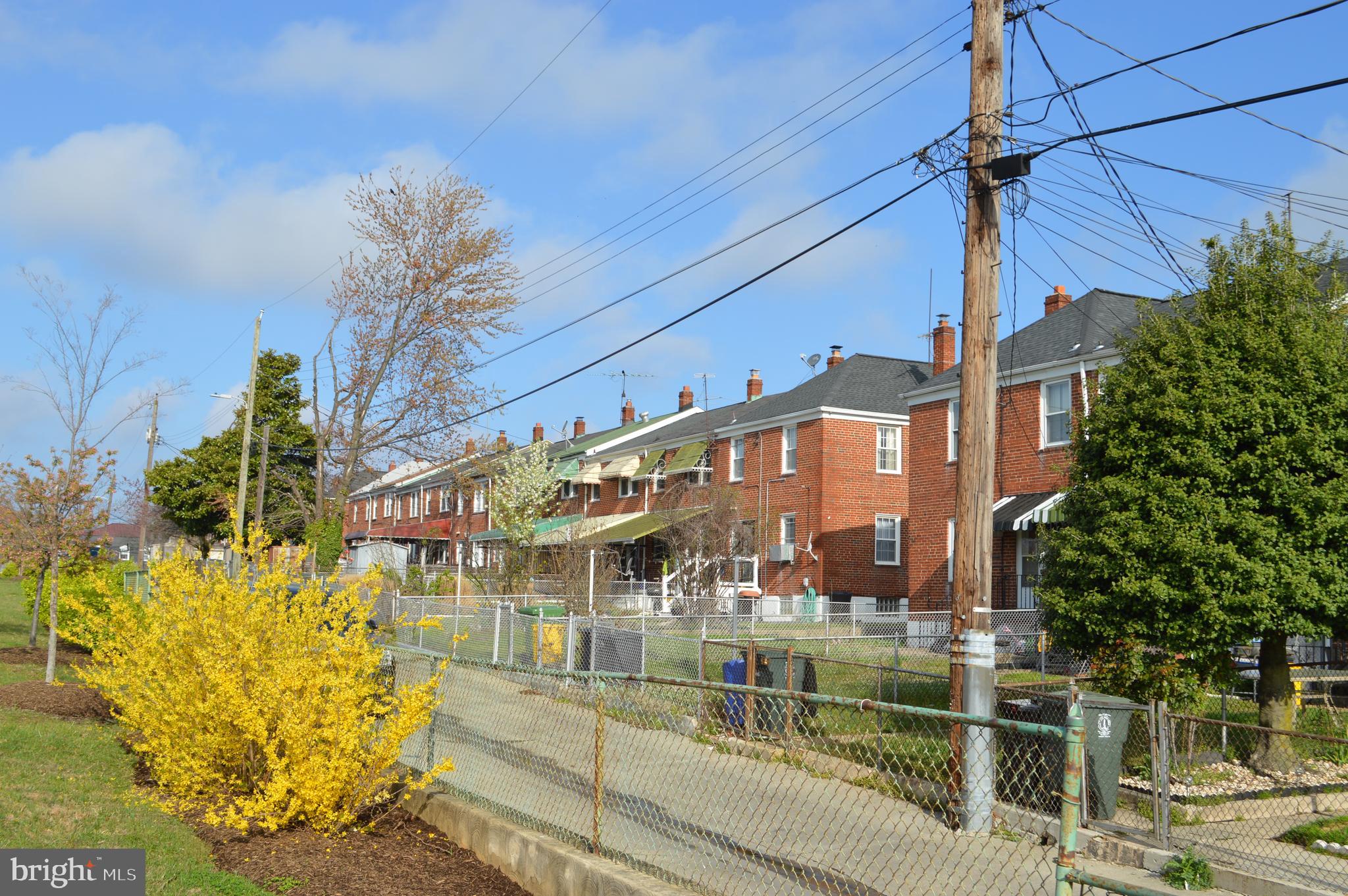 FOUR BY FOUR - Residential