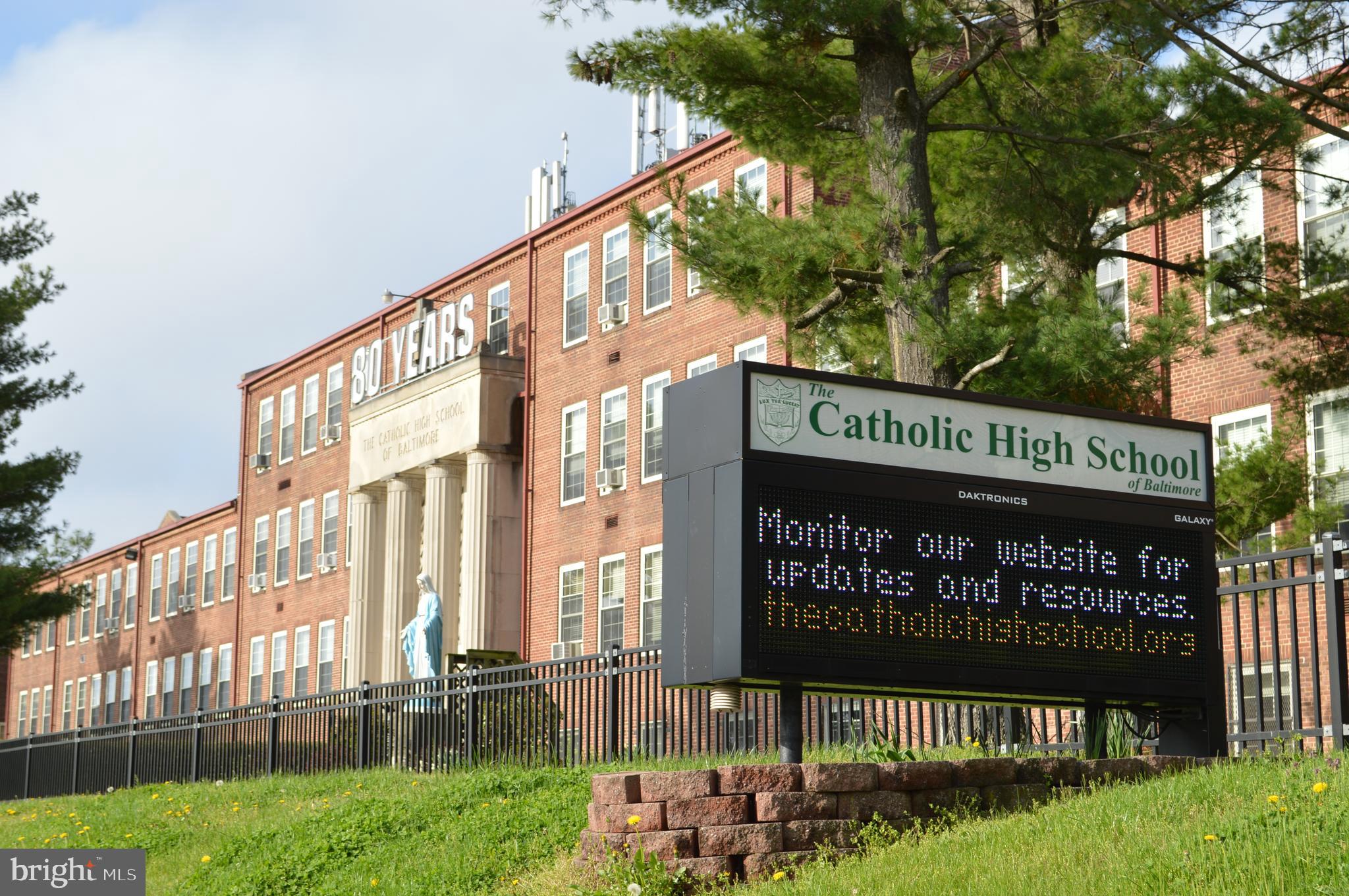 FOUR BY FOUR - Residential